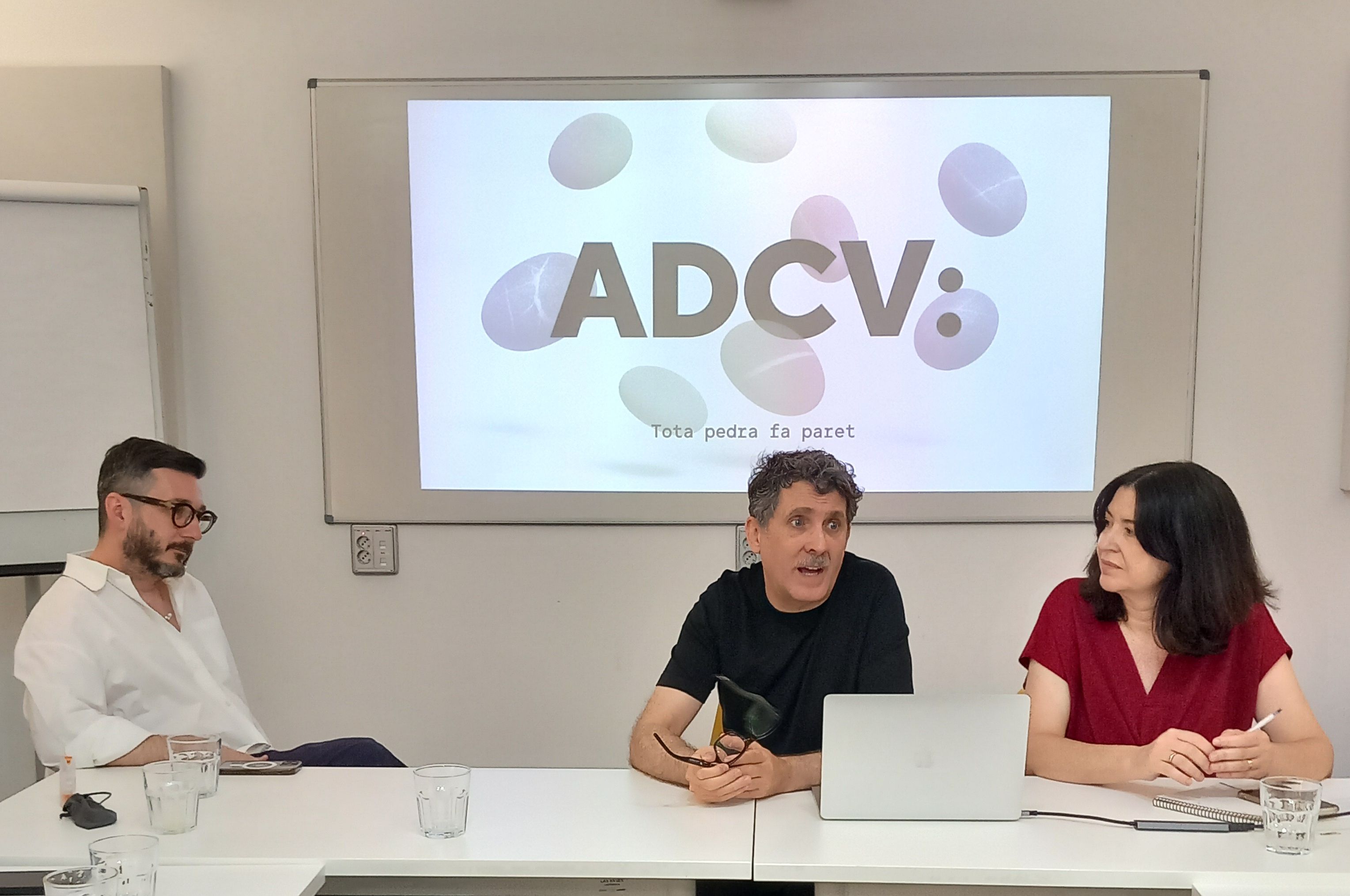 Presentació del nou logotip a la seu de l'ADCV