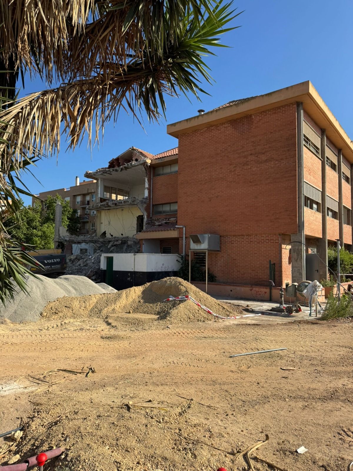 Demolición CEIP Patrocini Foios