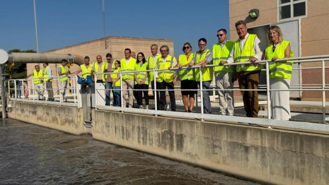 Vicente Martínez Mus visitando la depuradora de Quart Benáger Vicente Martínez Mus visitando la depuradora de Quart Benáger