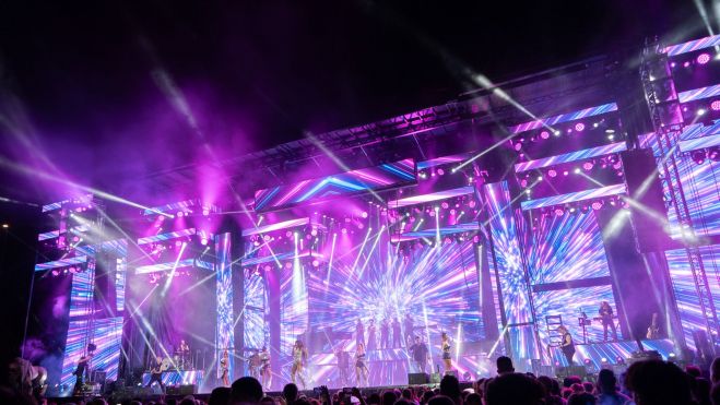 Actuación de la Orquesta Panorama anoche en las Fiestas de Paterna2