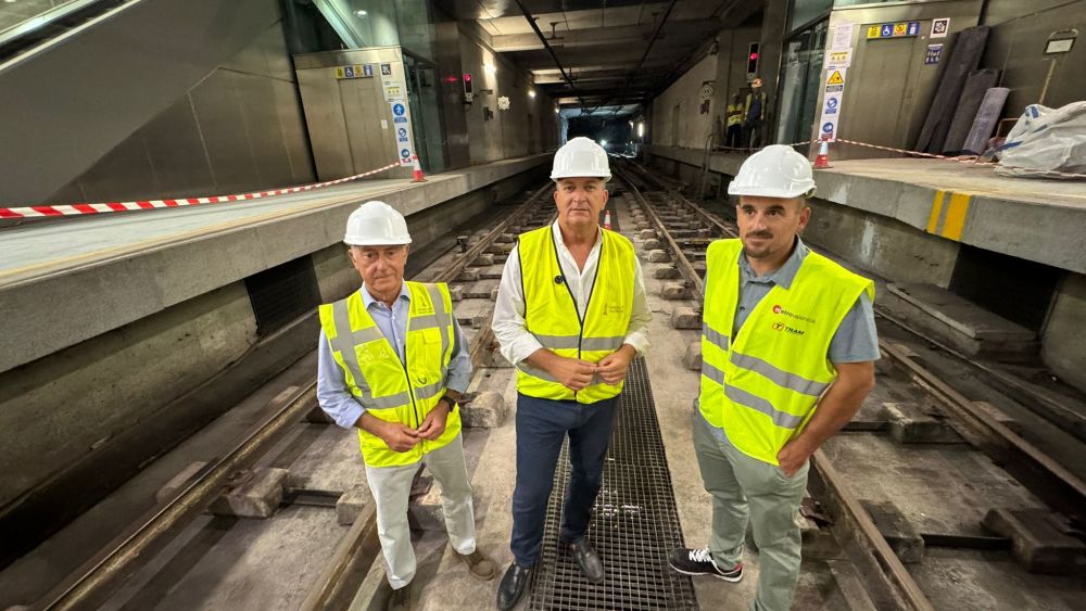 El conseller de Medio Ambiente, Infraestructuras y Territorio, Vicente Martínez Mus en su visita a las obras de la estación de Metrovalencia de Ayora El conseller de Medio Ambiente, Infraestructuras y Territorio, Vicente Martínez Mus en su visita a las obras de la estación de Metrovalencia de Ayora