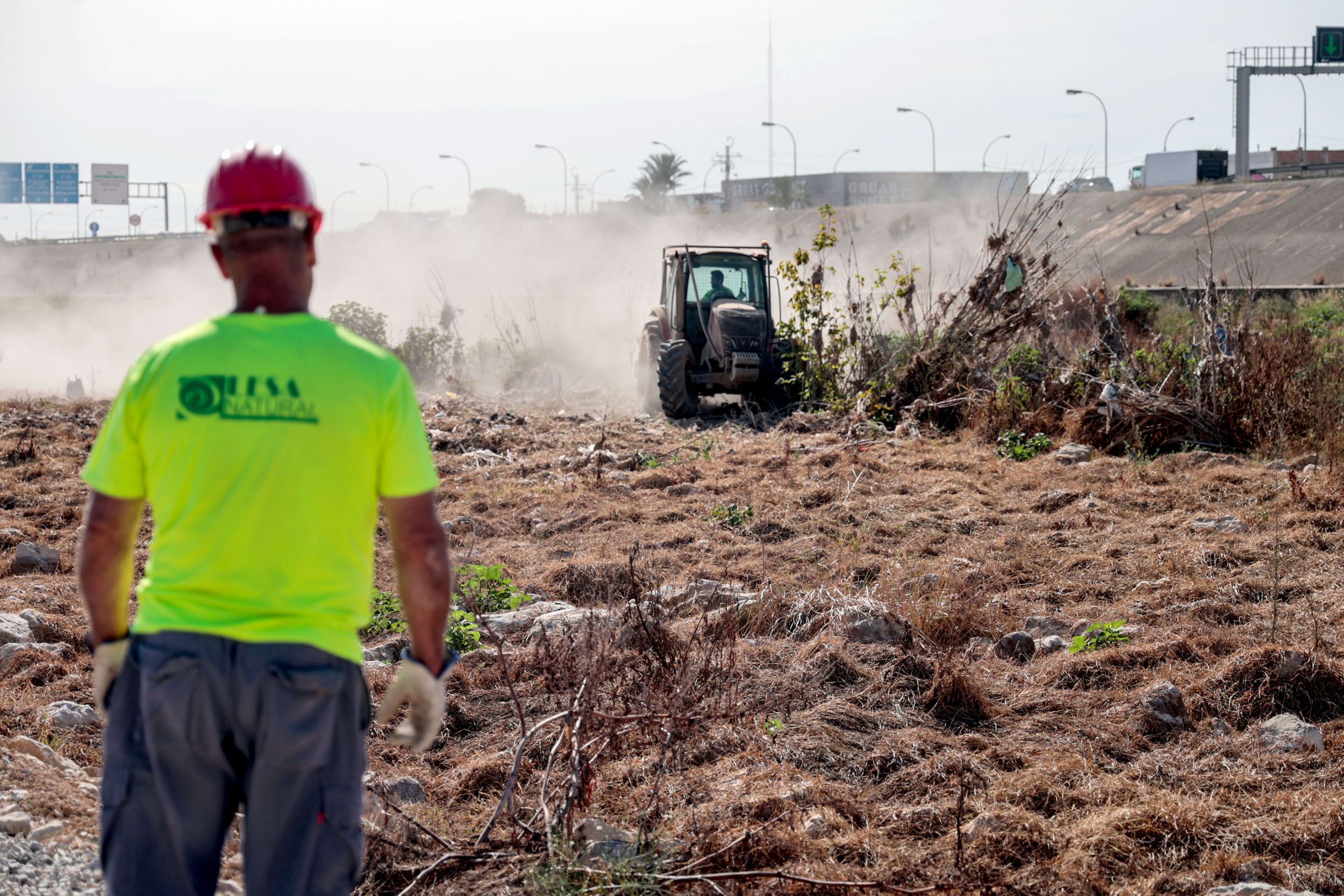 Neteja del llit del riu Túria