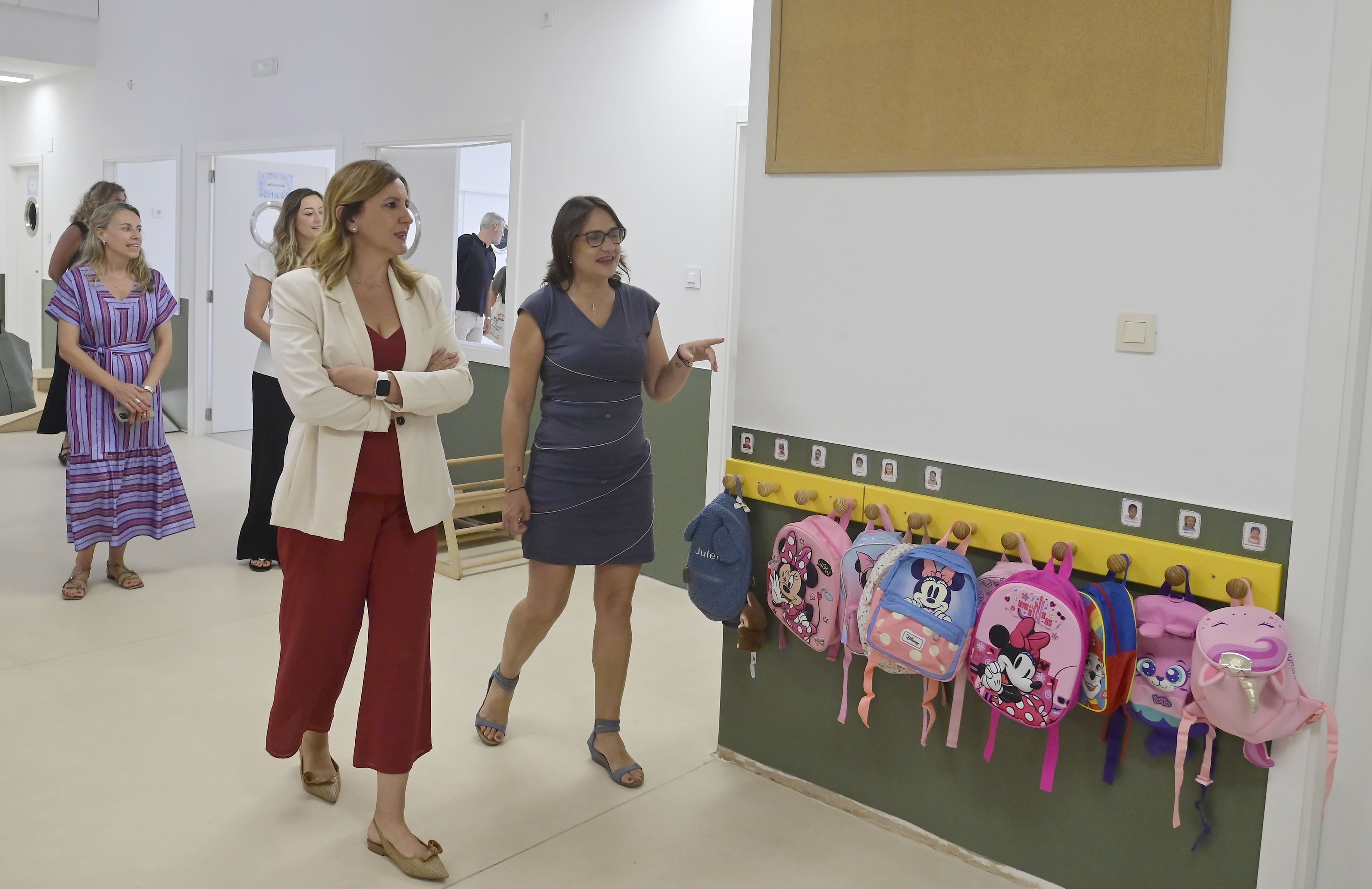 La alcaldesa de València, María José Català, visita la escuela infantil municipal Solc