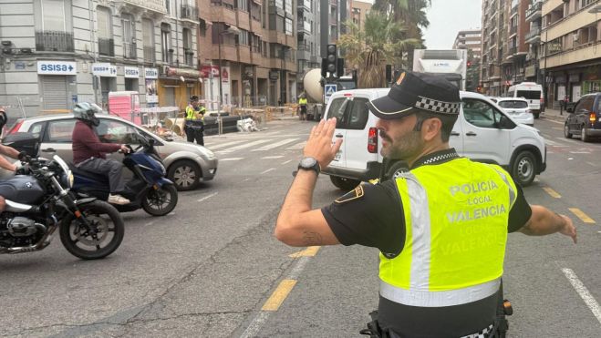 Operativo de tráfico en Pérez Galdós