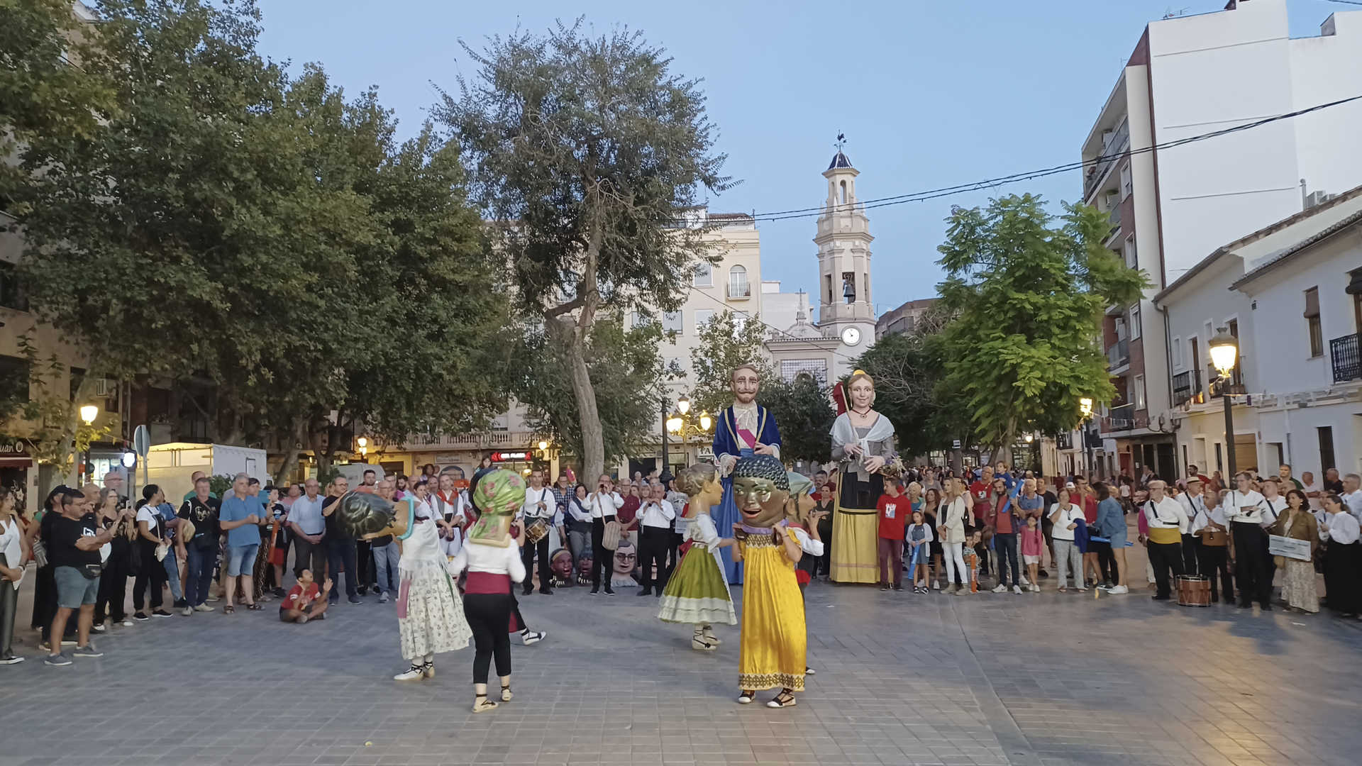 Gegants i Cabuts en las Fiestas de Patraix / Foto: Turisme Comunitat Valenciana
