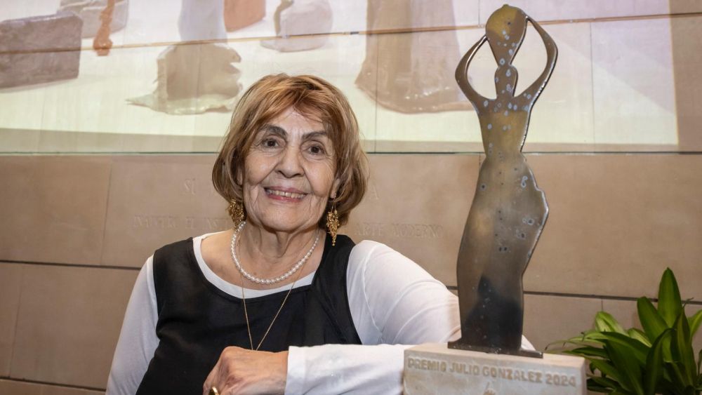 Simone Fattal recibe el Premio Julio González en el IVAM como reconocimiento a tu trayectoria Simone Fattal recibe el Premio Julio González en el IVAM como reconocimiento a tu trayectoria