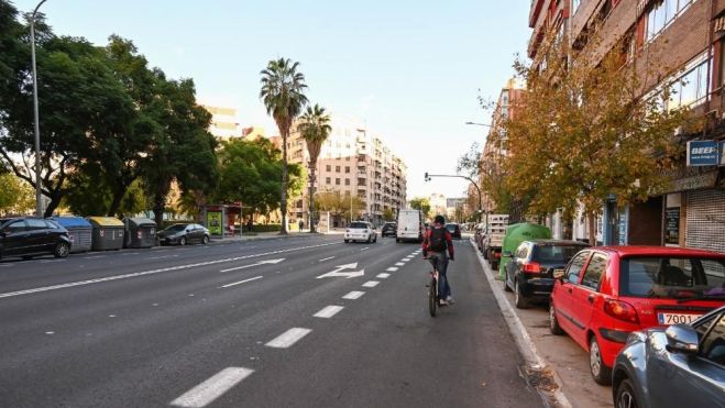 Imagen de un carril bici en València Imagen de un carril bici en València