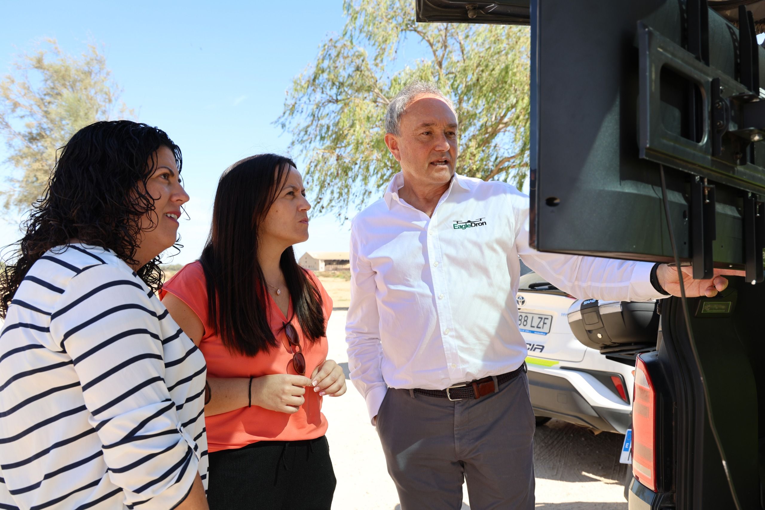 Drones Catarroja. Alcaldesa Lorena Silvent y concejala Marta Galdón