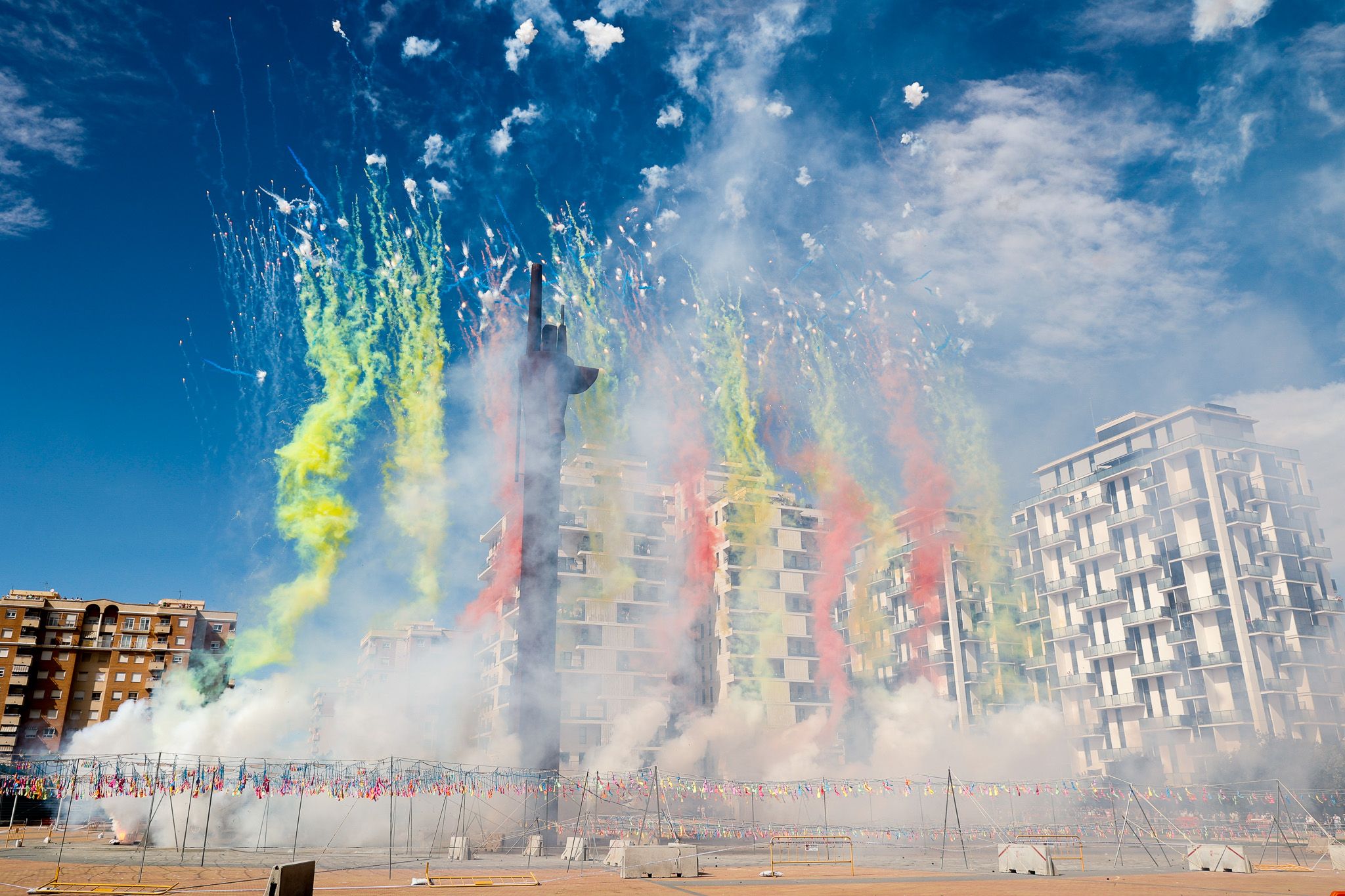 Mascletà en la Pl. Mayor