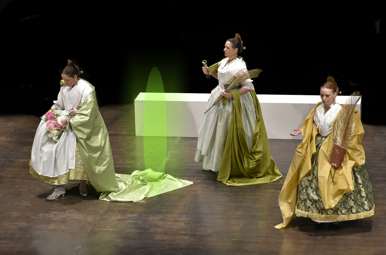 El grup de danses Les Folies de Carcaixent