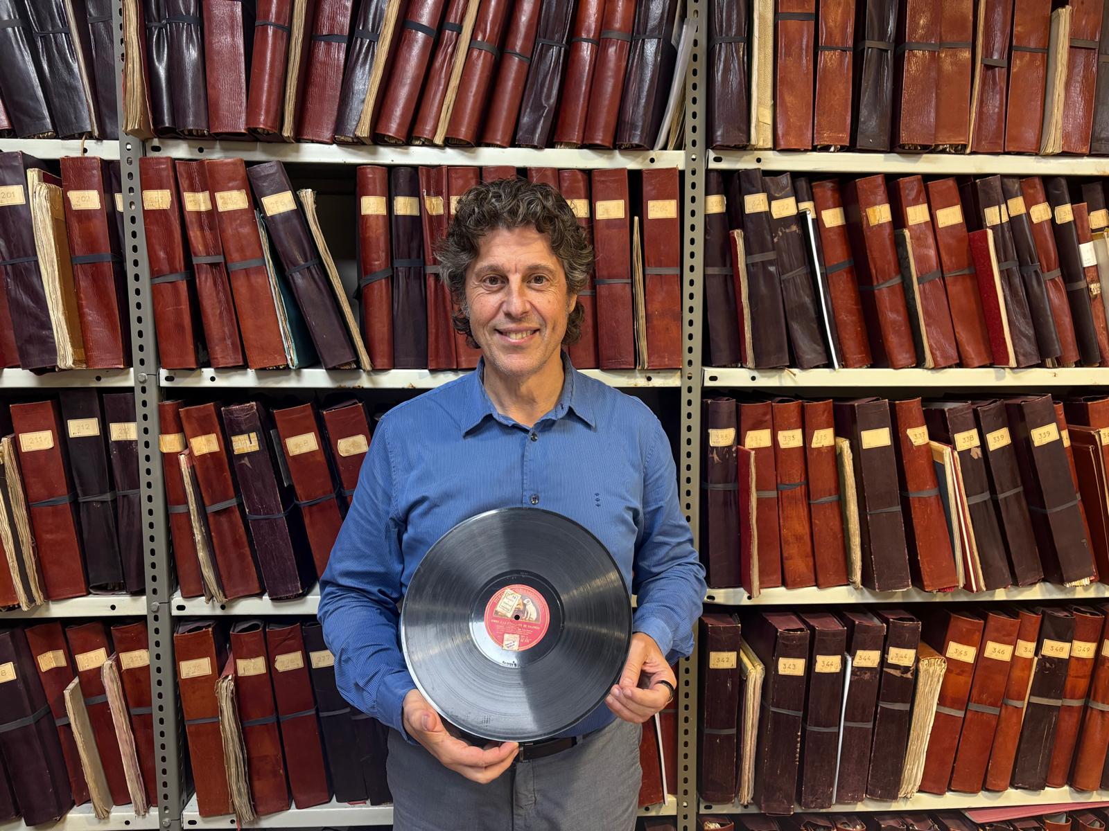 Cristóbal Soler con el disco