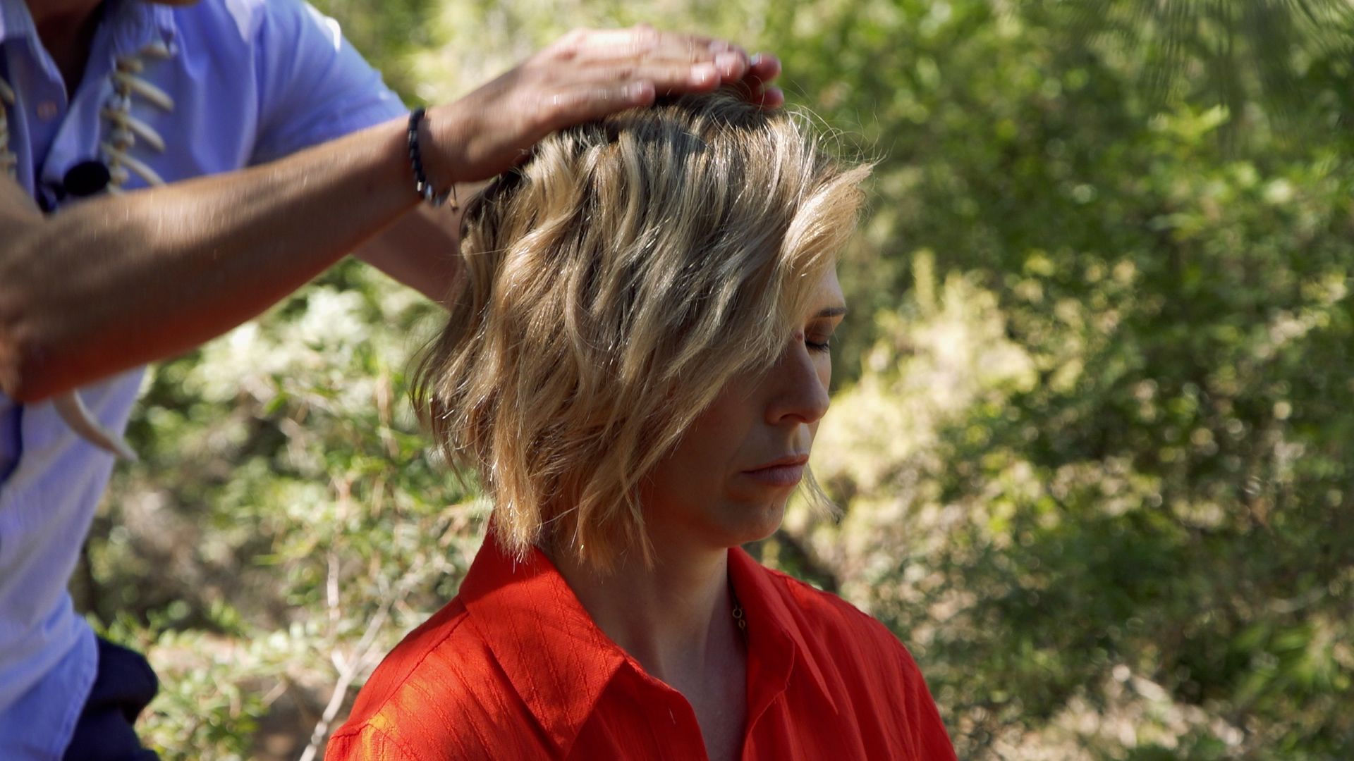 Zoom À Punt   xamán imposa mans a Jose Sáez