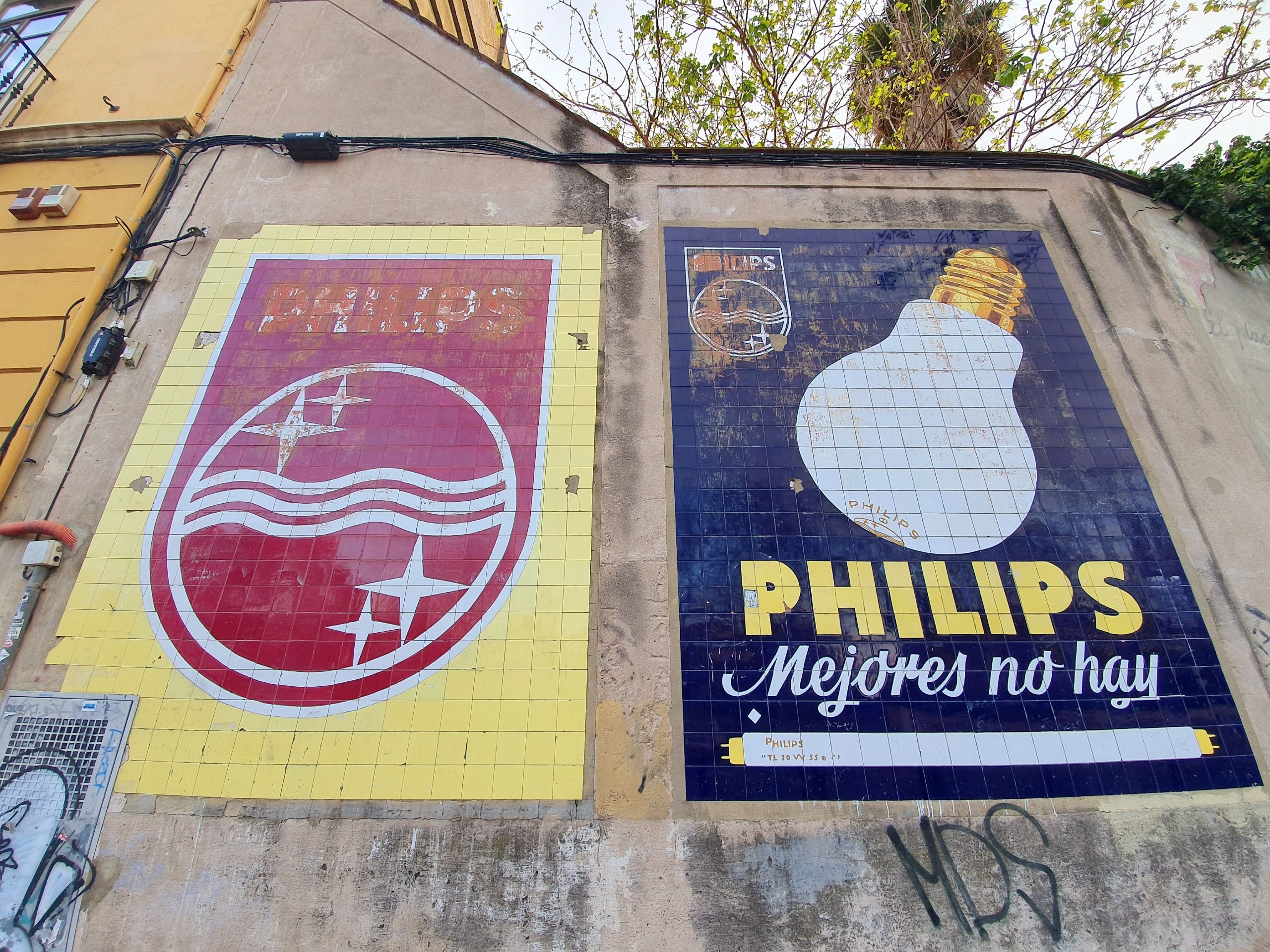 Rètols comercials i publicitaris històrics 