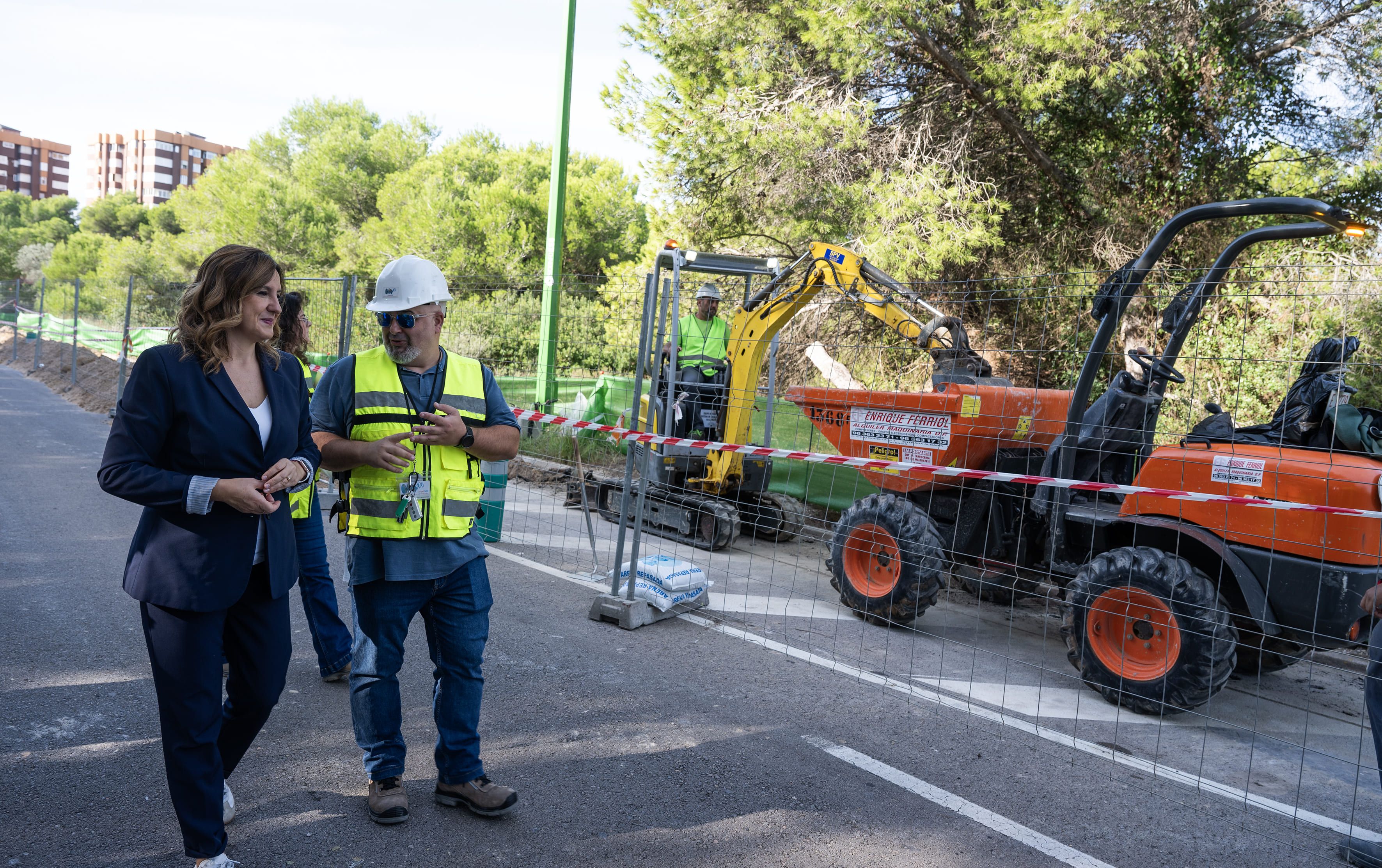 L'alcaldessa María José Catalá visita la instal·lació de nous canons Sideinfo al Saler 