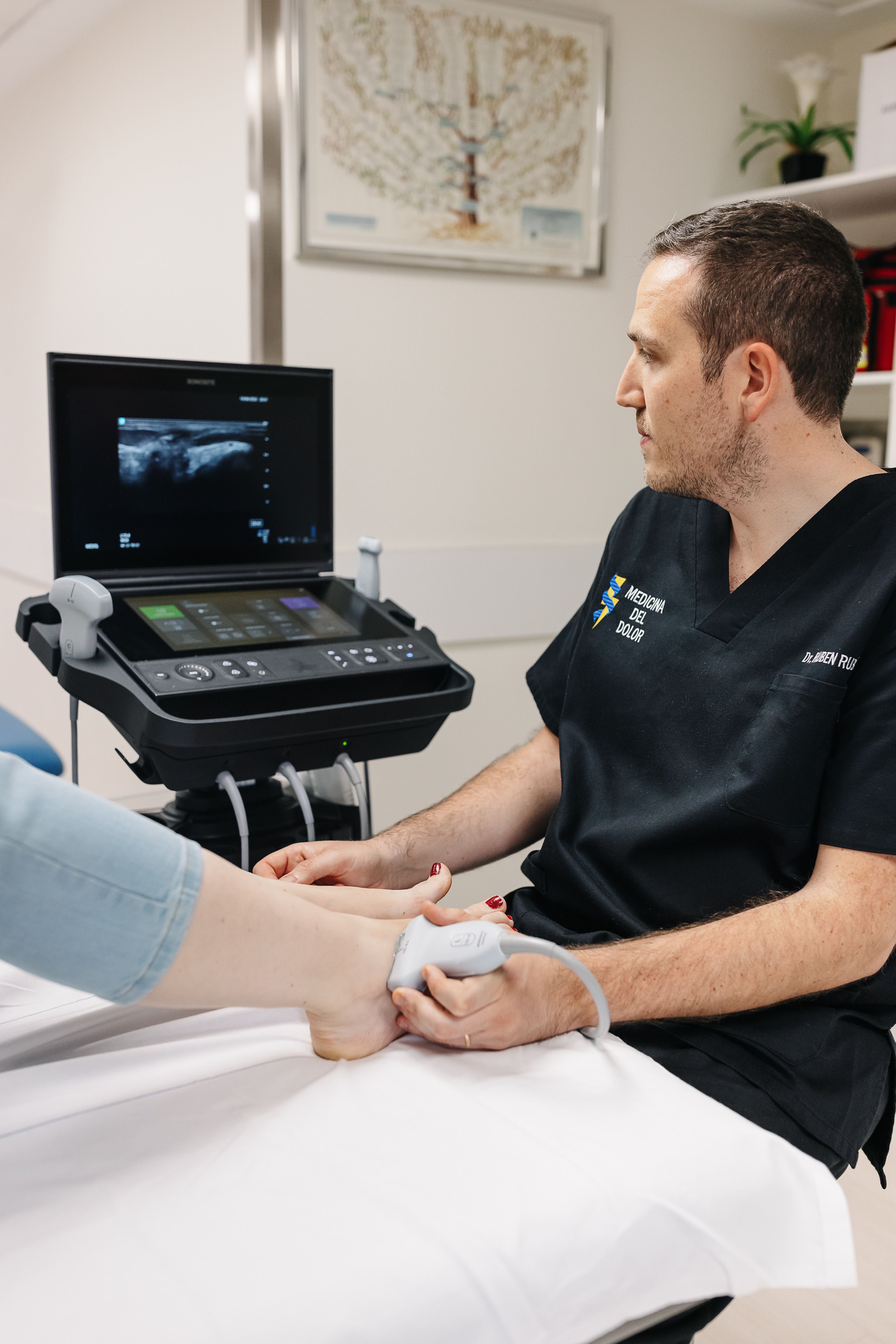 La Unitat del Dolor de Vithas València aplica un tractament efectiu amb radiofreqüència per al dolor lumbar per artrosi