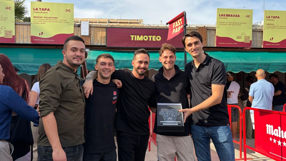 Socis de Timoteo després de guanyar el Mahou Bravas Fest Socis de Timoteo després de guanyar el Mahou Bravas Fest