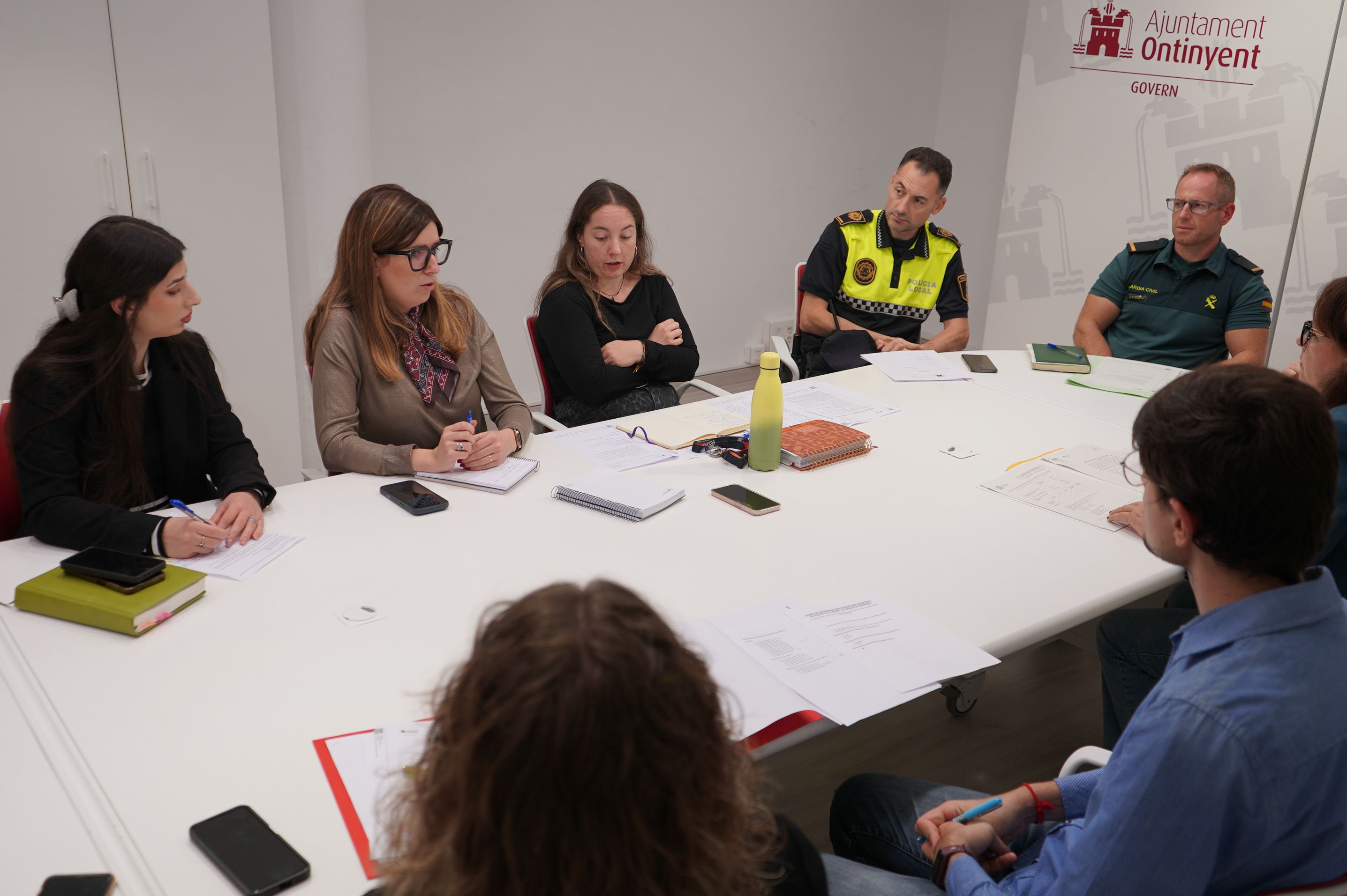 Mesa Multidisciplinar presidida per la regidora Paula Soler de l'AJuntament d'Ontinyent