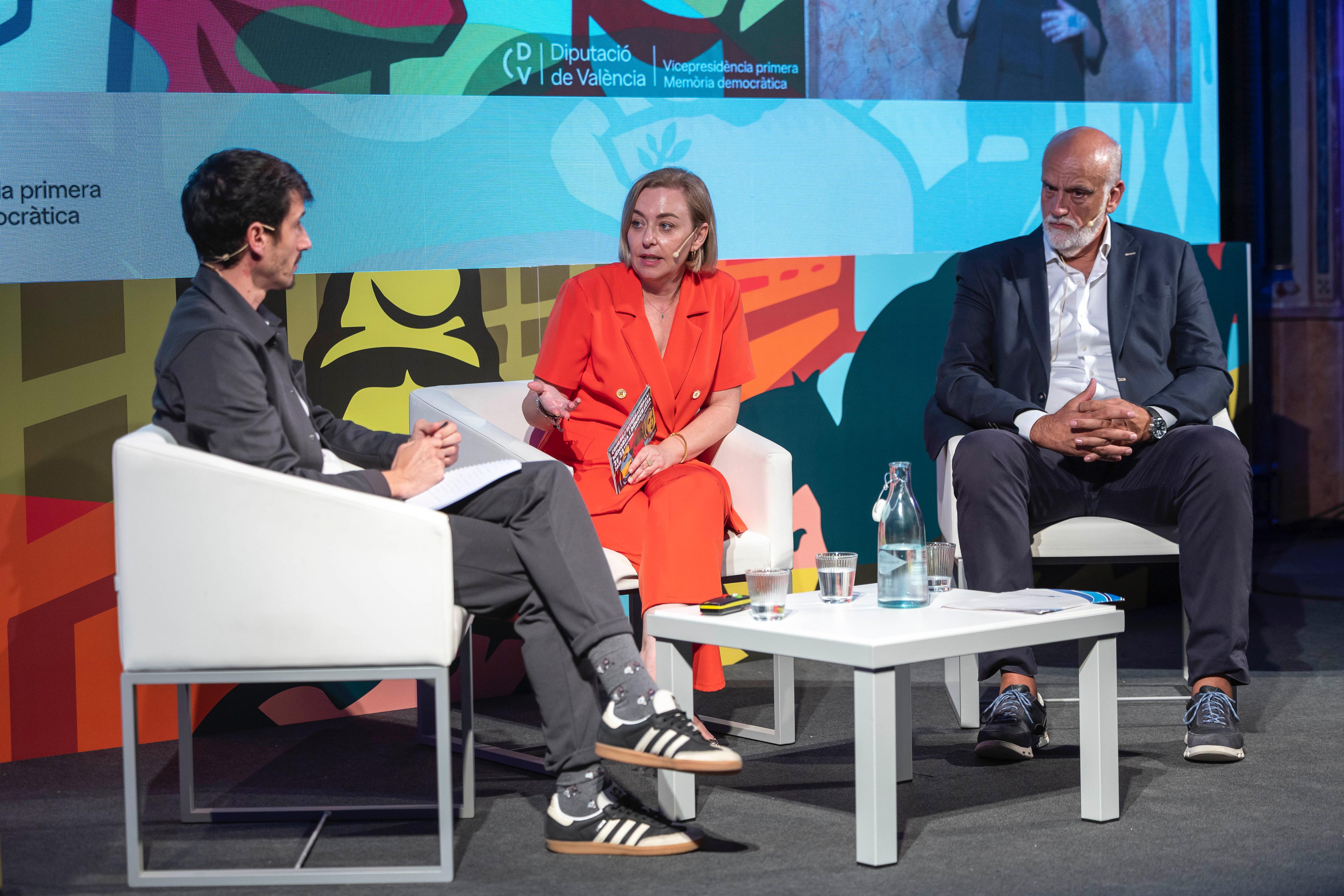 La vicepresidenta primera de la Diputació de València, Natàlia Enguix, en el congrés internacional ‘Memoria i Democracia’