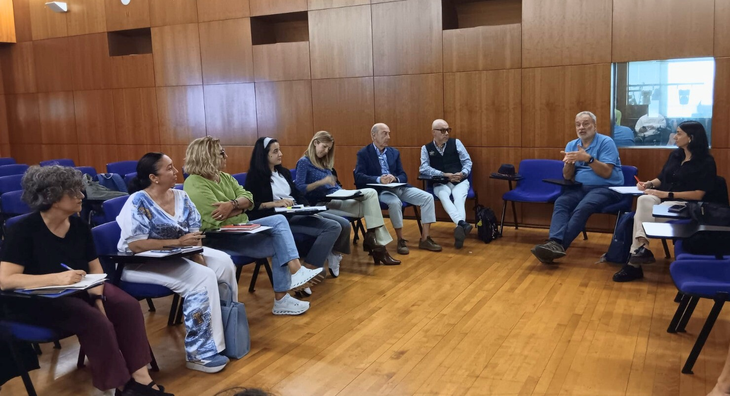 Ferrocarrils de la Generalitat Valenciana i la Mesa d'Accesibilitat