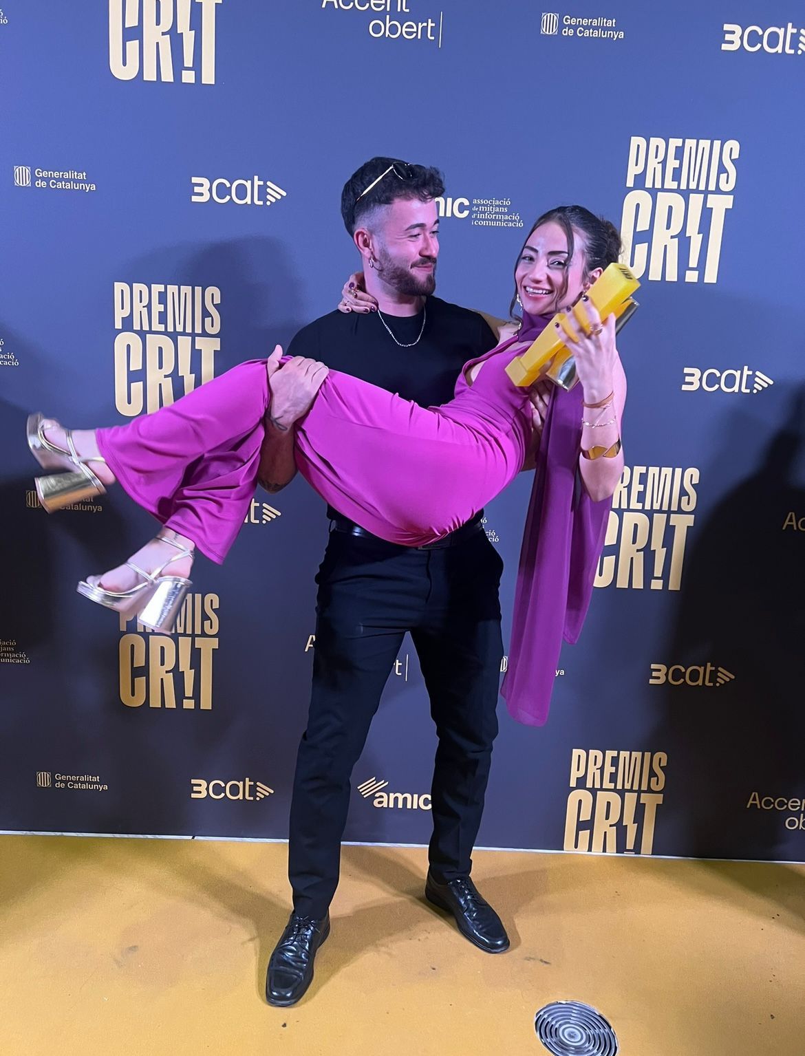 Els creadors de contingut en valencià Pau Guzmán i Blanca Trull