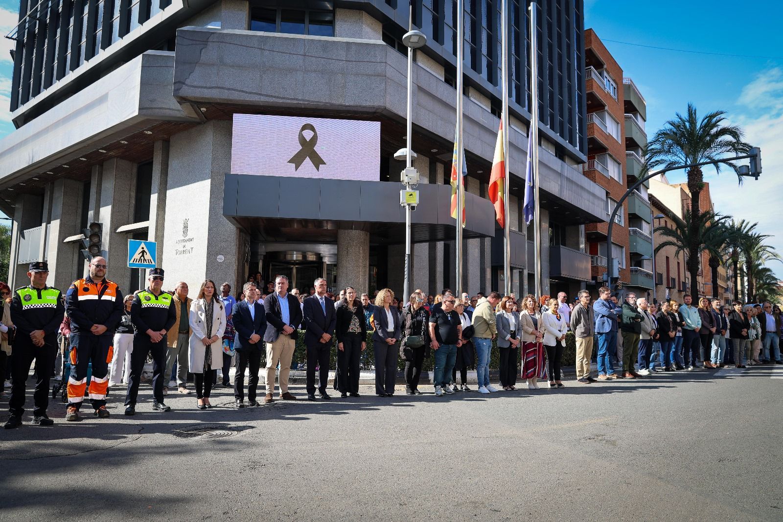 Concentración en Torrent para homenajear a las víctimas de la DANA