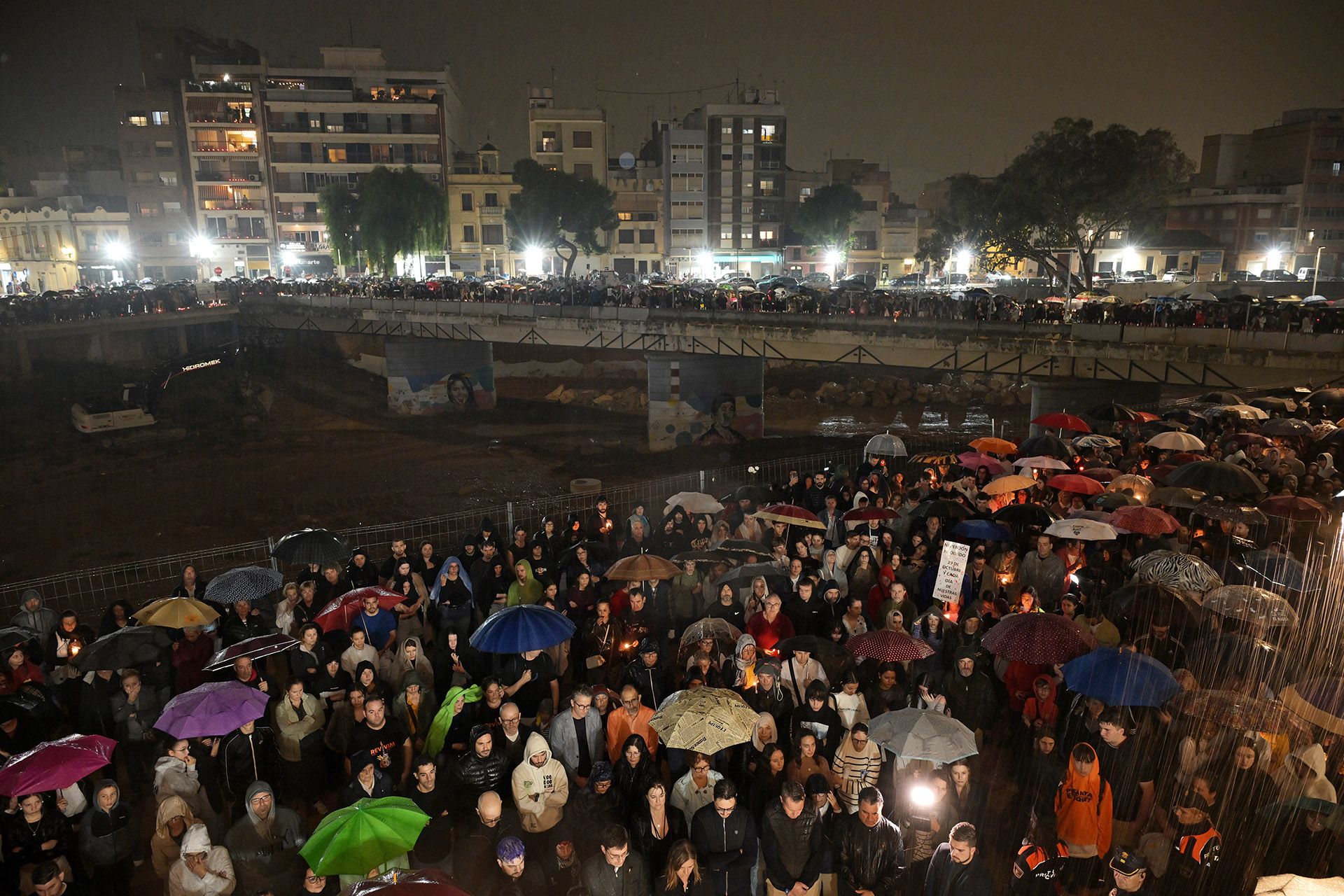 Vigilia celebrada en Paiporta en memoria de las víctimas