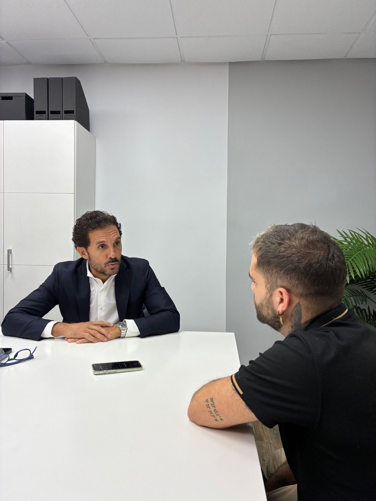 Momento de la entrevista a Antonio Gea, director de Sadival Momento de la entrevista a Antonio Gea, director de Sadival