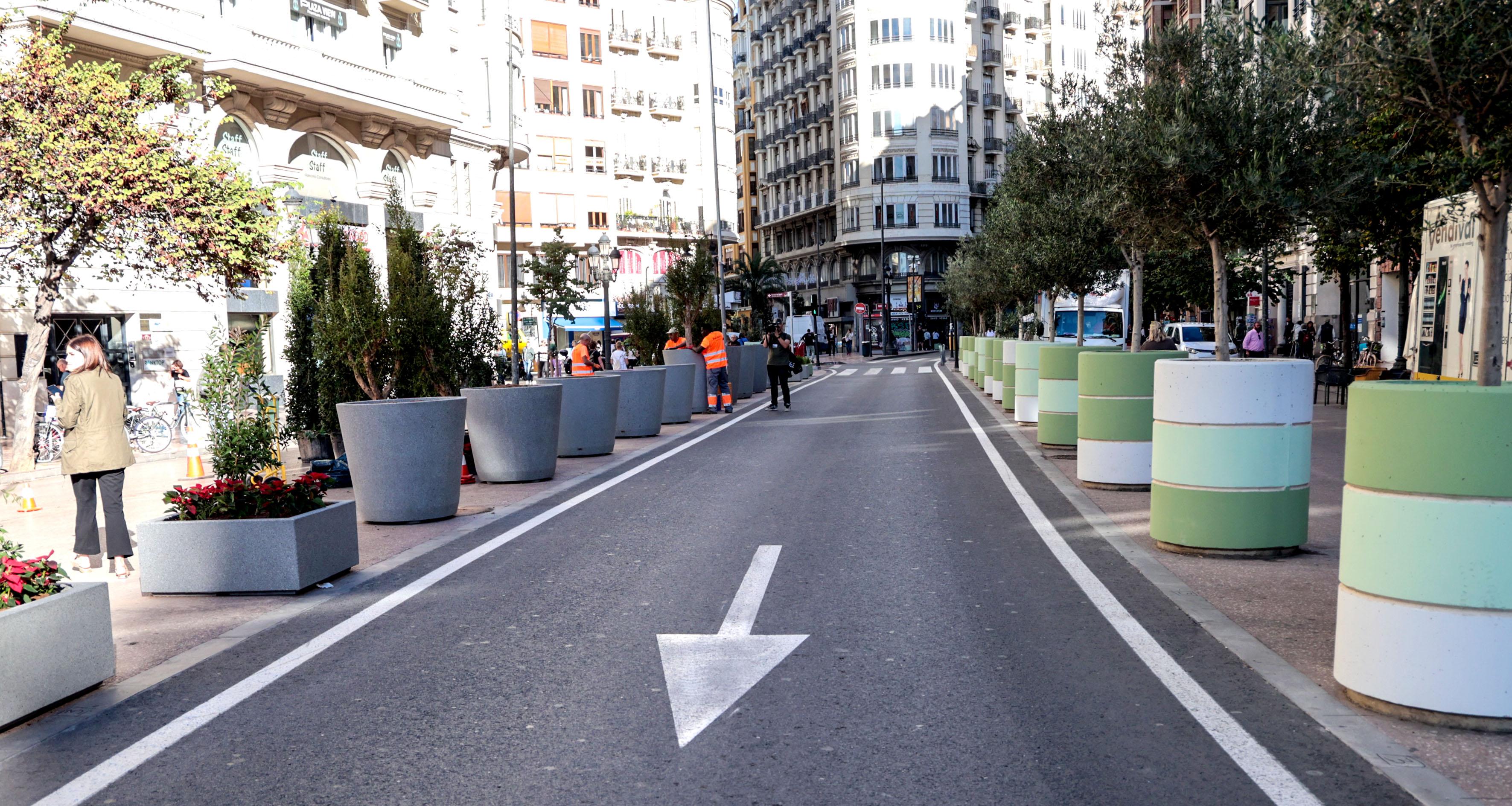 Substitució jardineres plaça Ajuntament València Substitució jardineres plaça Ajuntament València