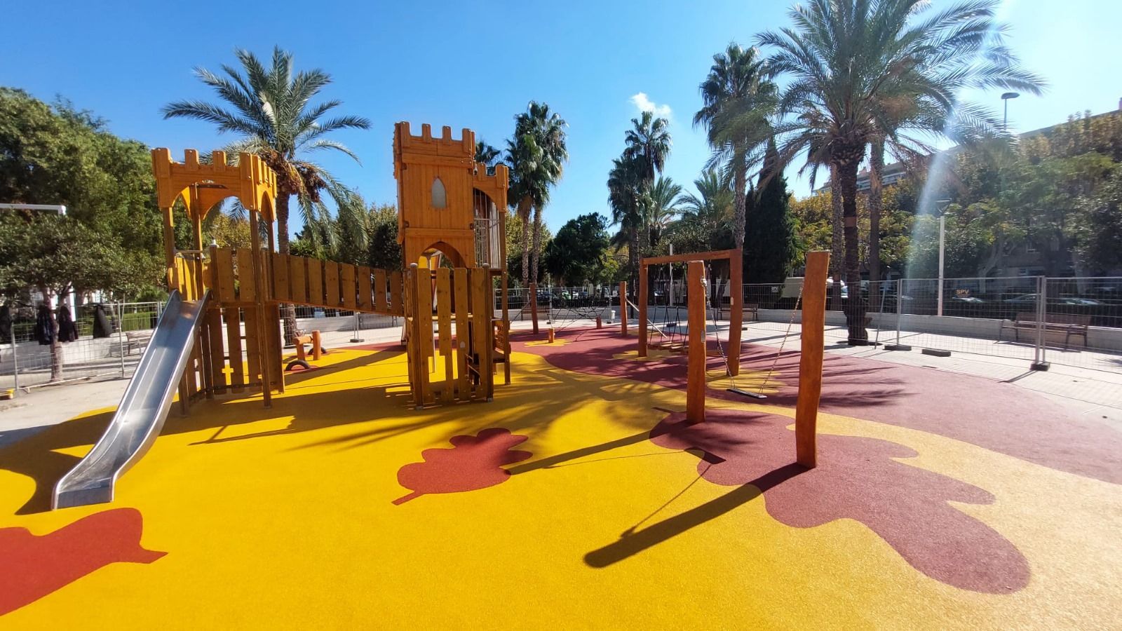 Un parque infantil en Torrent