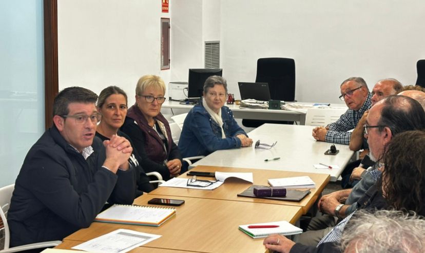 L’alcalde d’Ontinyent, Jorge Rodríguez, reunit amb els Consells d’Usuaris