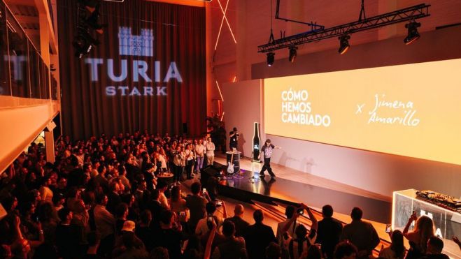 2 de 9 NdP_Cervezas Turia celebra el regreso de Turia Stark, la rubia de València 2 de 9 NdP_Cervezas Turia celebra el regreso de Turia Stark, la rubia de València