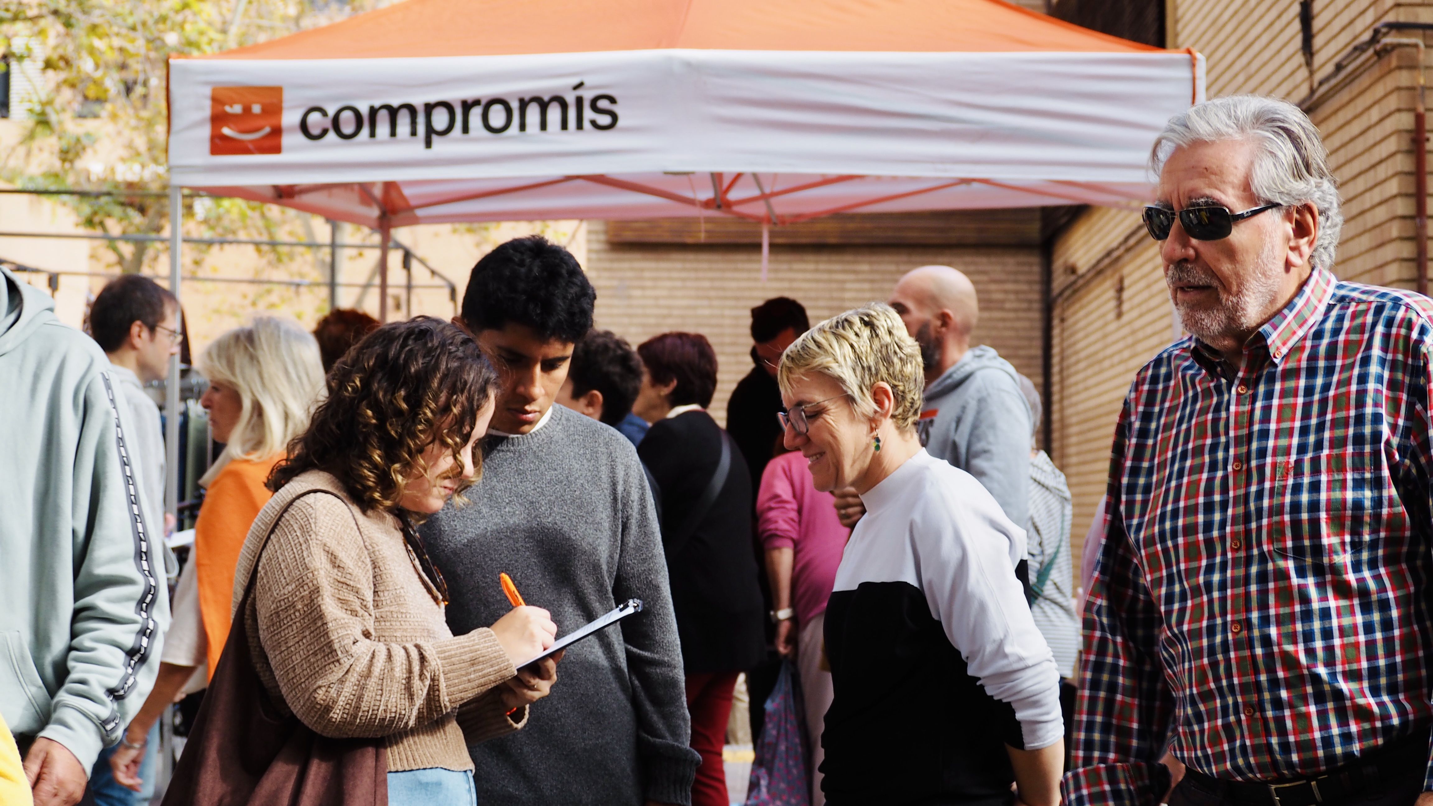 Recollida signatures Compromís Recollida signatures Compromís