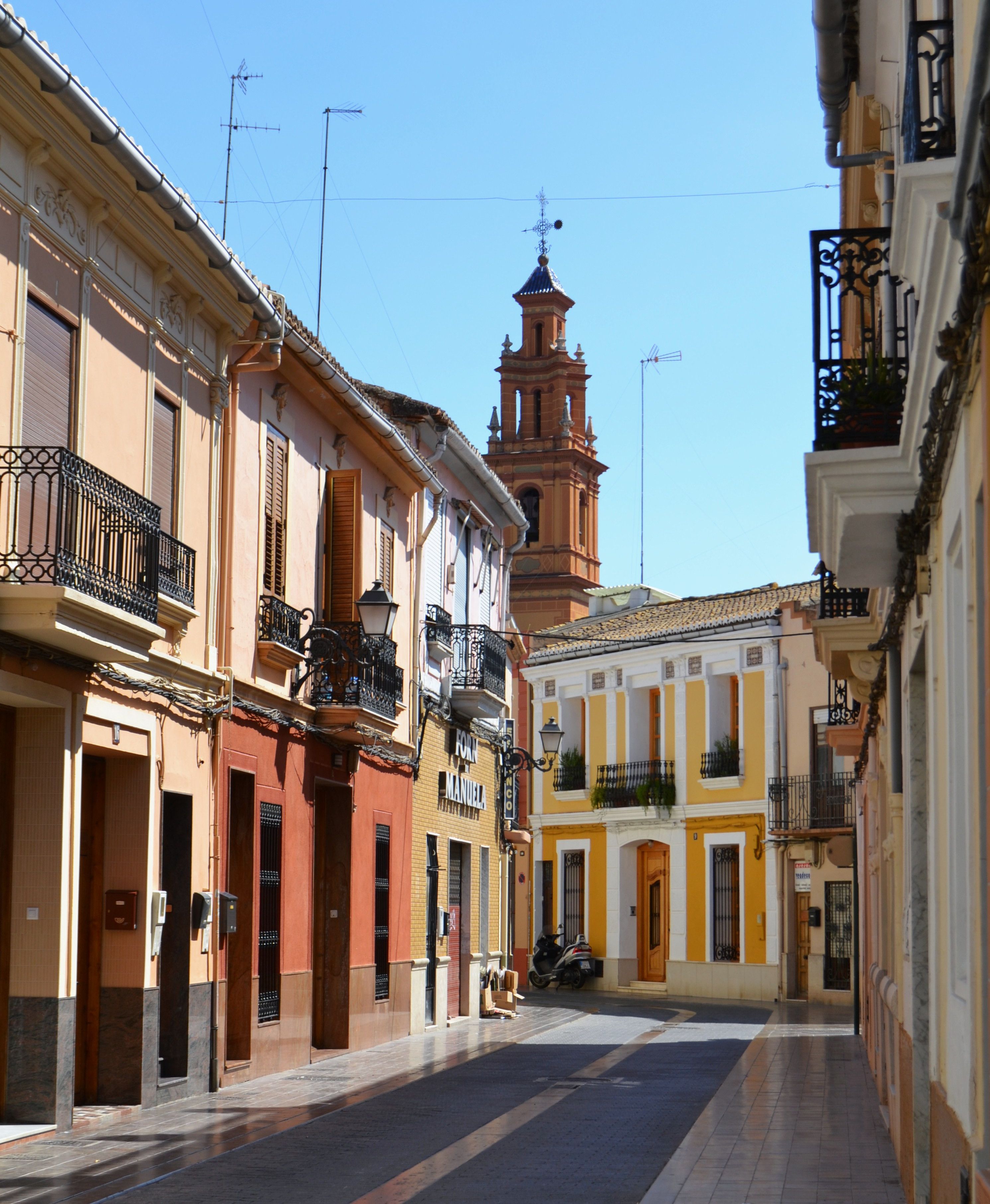 Un carrer del barri de Campanar / Foto: Joanbanjo https://creativecommons.org/licenses/by-sa/3.0/deed.es Un carrer del barri de Campanar / Foto: Joanbanjo https://creativecommons.org/licenses/by-sa/3.0/deed.es