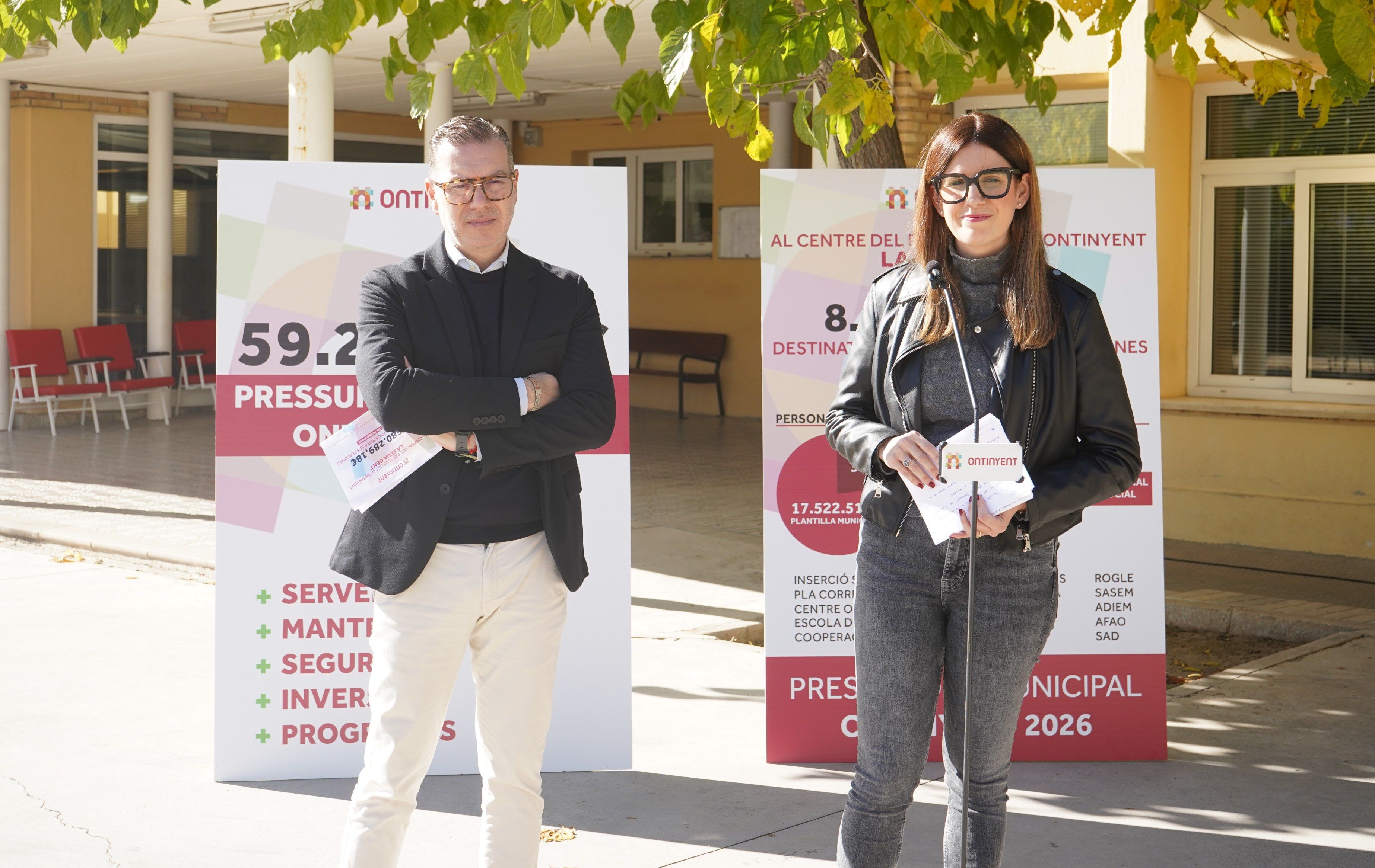 El regidor d’Hisenda, Juan Pablo Úbeda, i la regidora de Política per a les Persones, Paula Soler