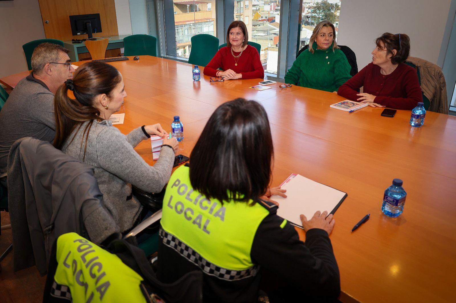 Reunió de l'Ajuntament de Torrent pel Dia Internacional de l'Eliminació de la Violència contra la Dona