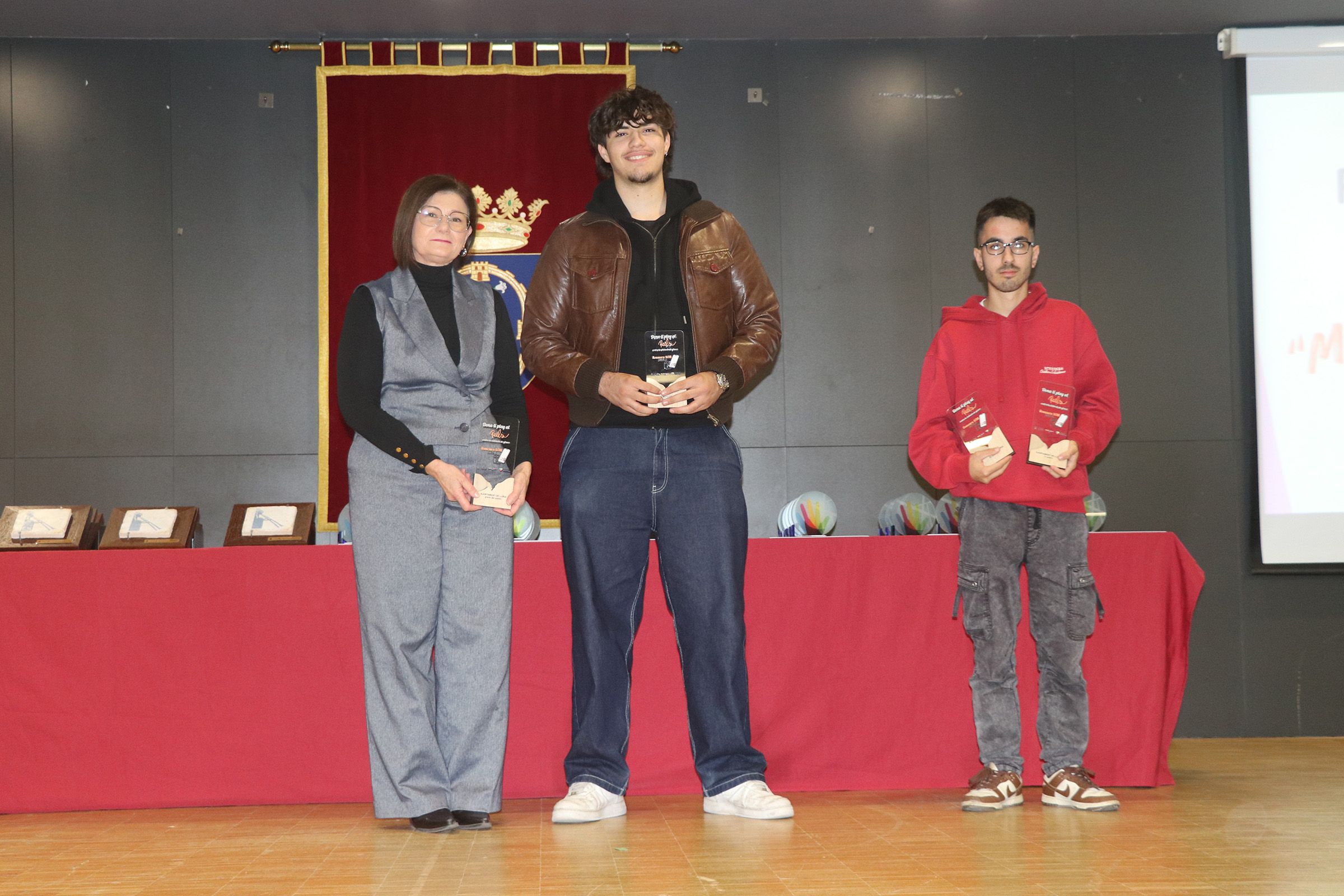 entrega premis del I Concurs “Dona-li play al reel contra la violència de gènere” de l'Ajuntament de Llíria