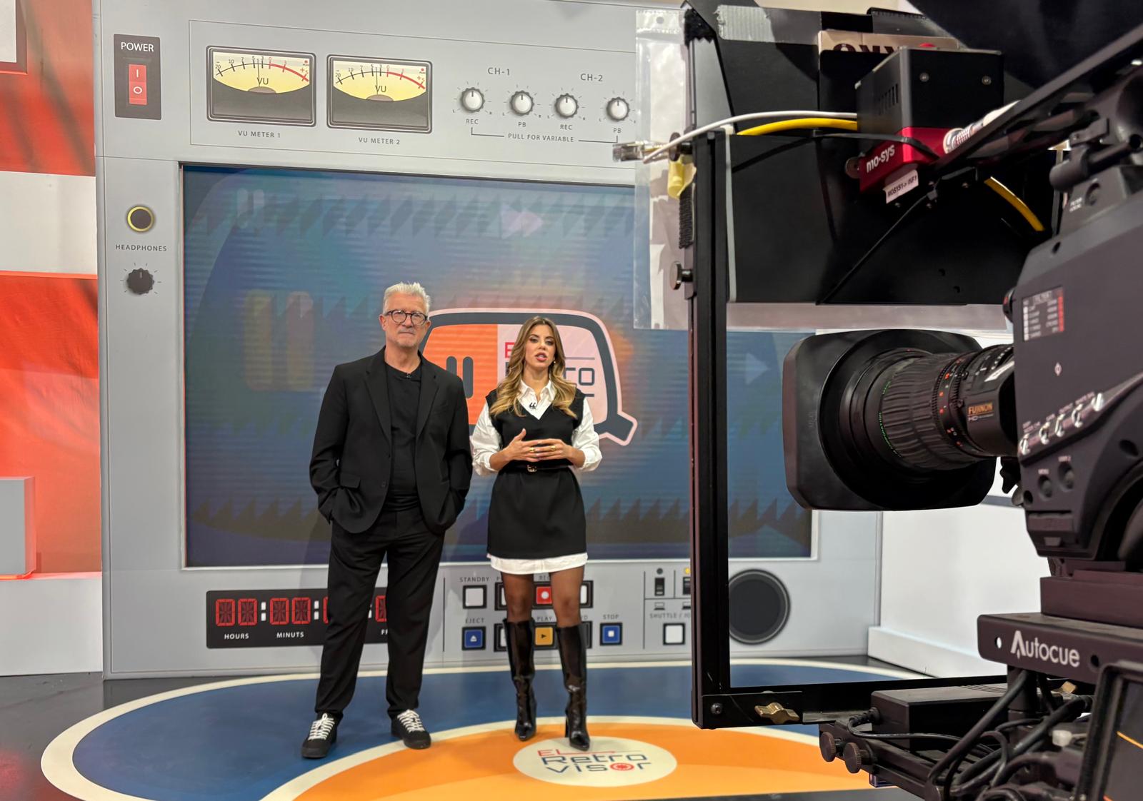 Josep Ramon Lluch y Anaïs Ordóñez presentan cada sábado 'El retrovisor'