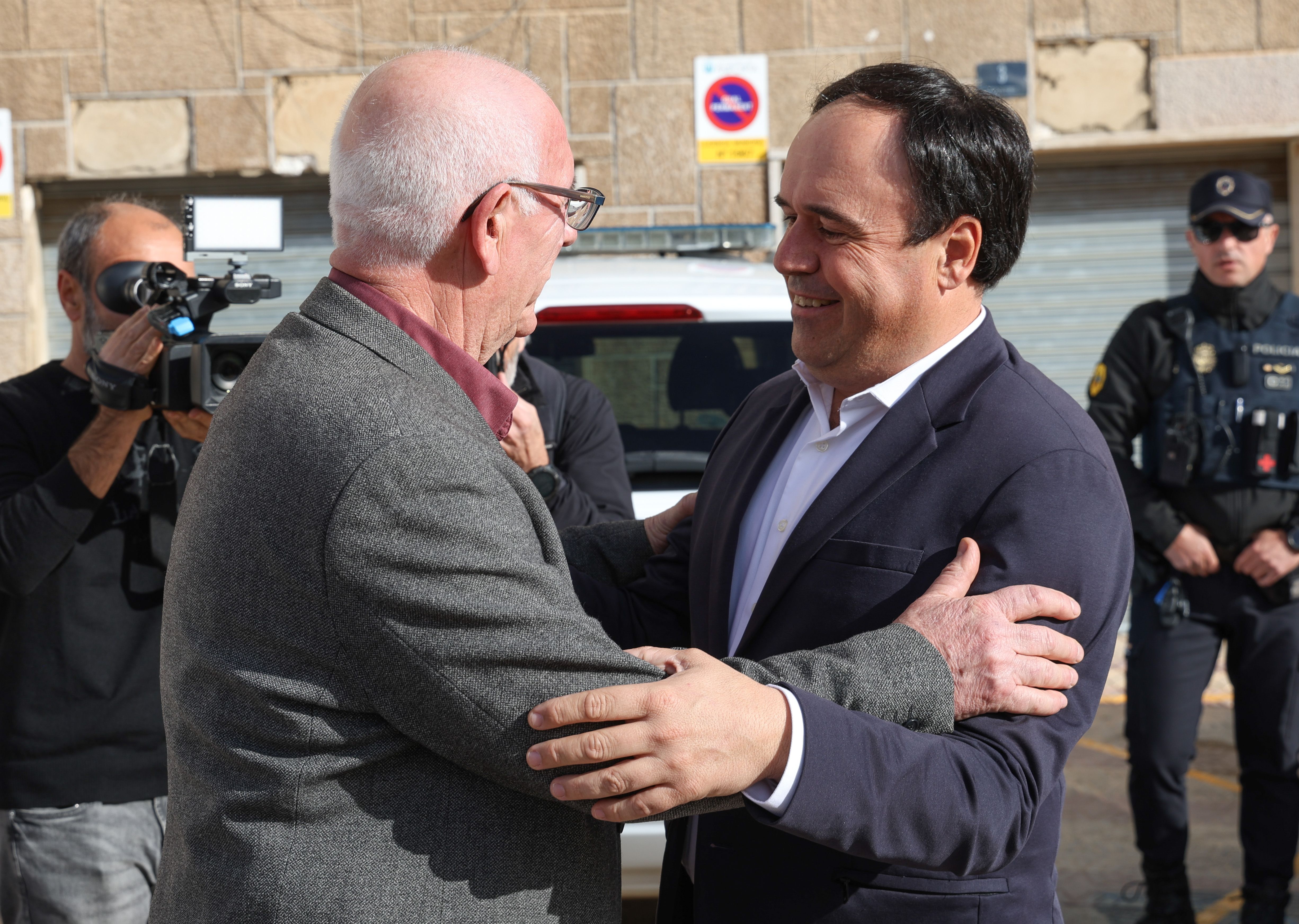 El president de la Generalitat, Juanfran Pérez Llorca y el alcalde de Paiporta, Vicent Ciscar