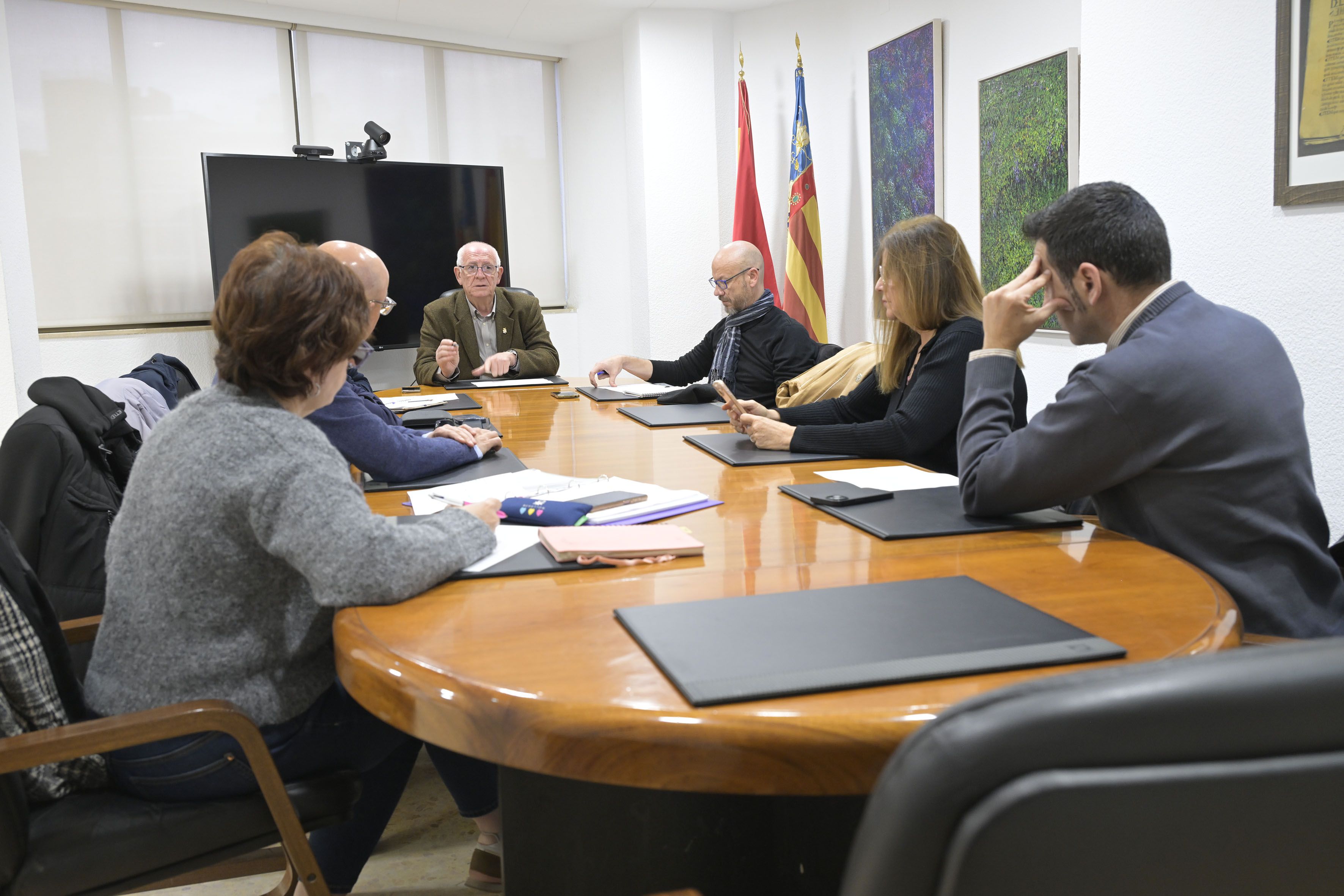 l'Ajuntament de Paiporta reunit amb l’Associació d’Empresaris dels Polígons Industrials l'Ajuntament de Paiporta reunit amb l’Associació d’Empresaris dels Polígons Industrials