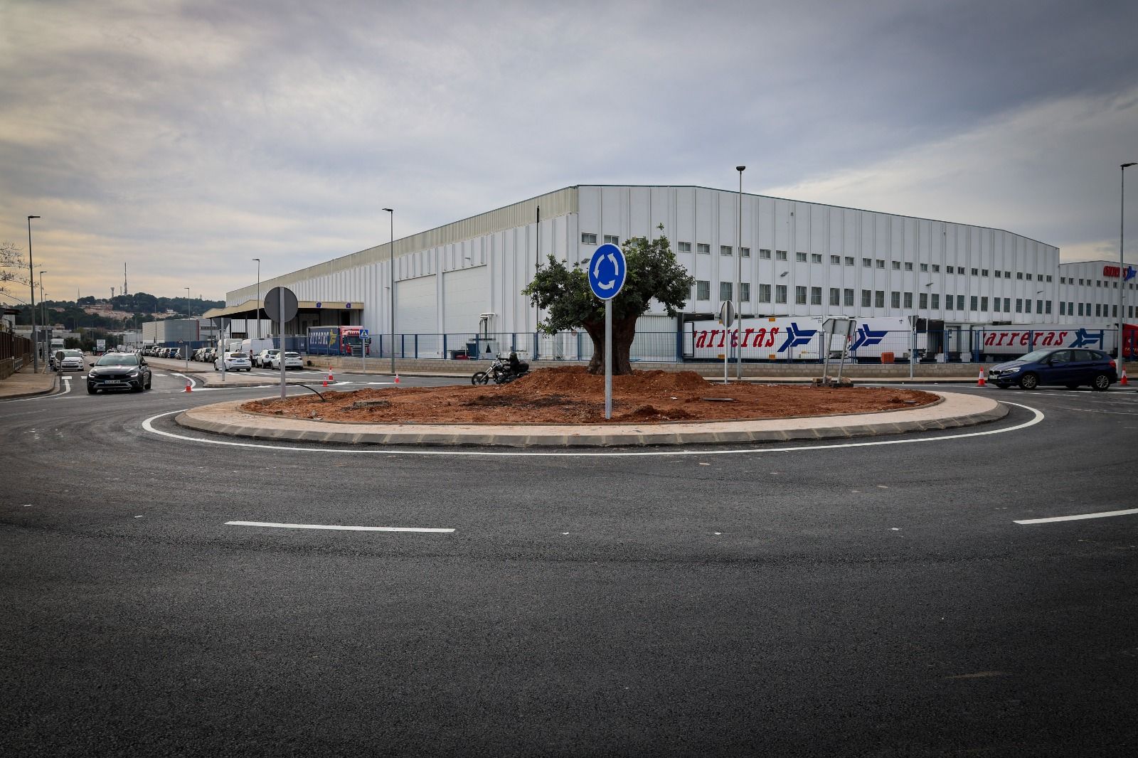 La intersección del Camí Mas del Jutge y la calle Sabaters, en el polígono industrial Mas del Jutge de Torrent