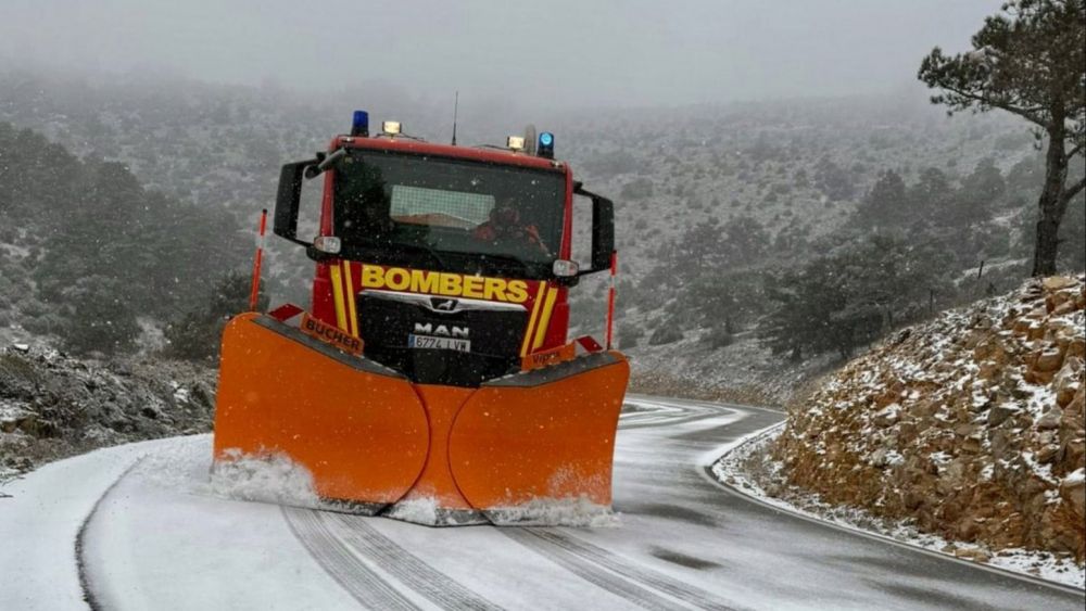 Camio quitaneu en una carretera de Castelló