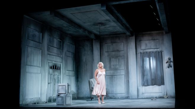 La dona trencada - ©Javier Naval