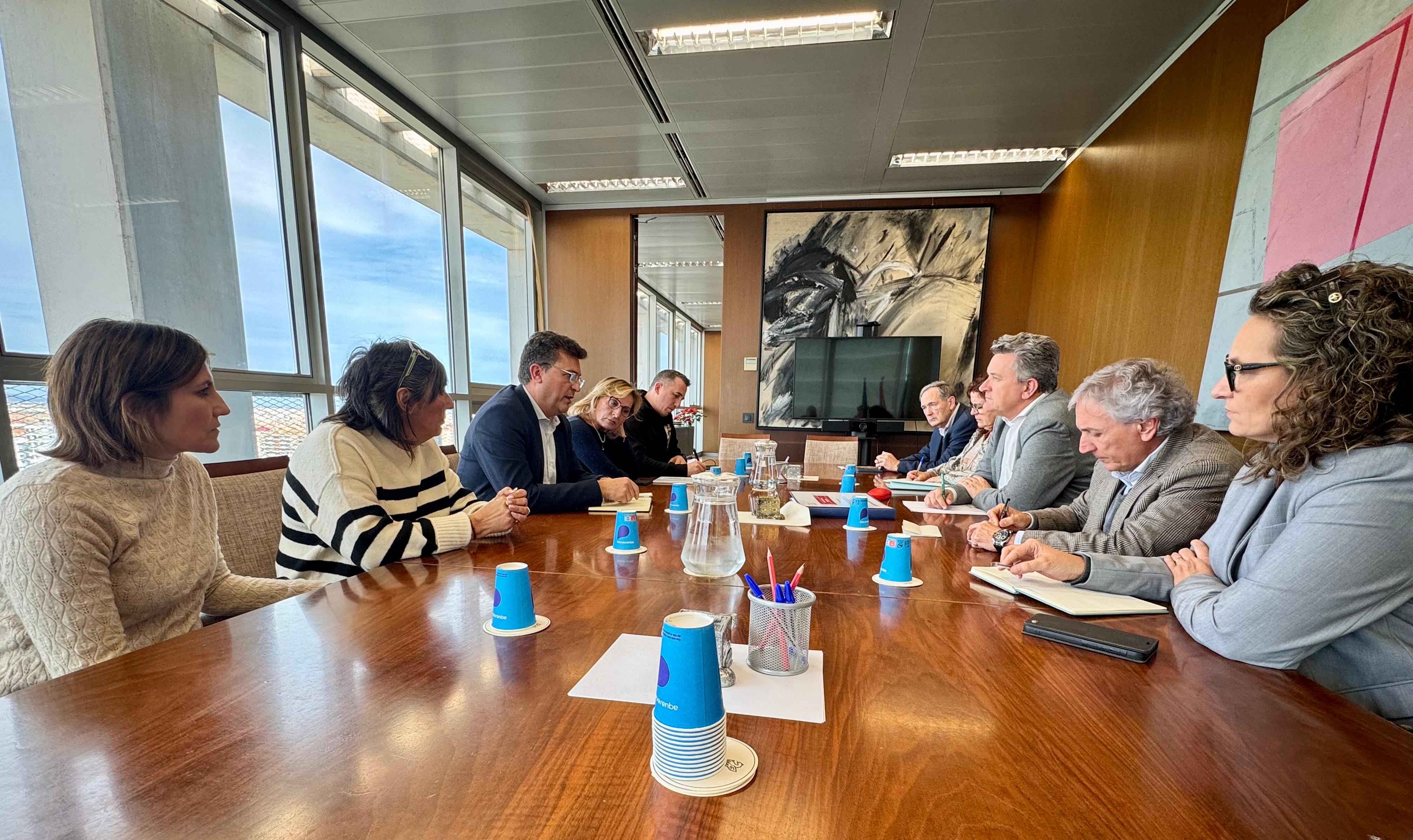 La Generalitat torna a reclamar al Govern central el soterrament del pas a nivell d'Alfafar