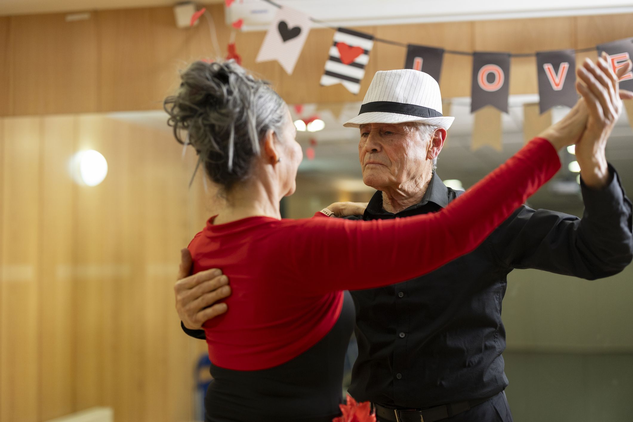 Una parella balla per Sant Valentí - Foto: GettyImages 