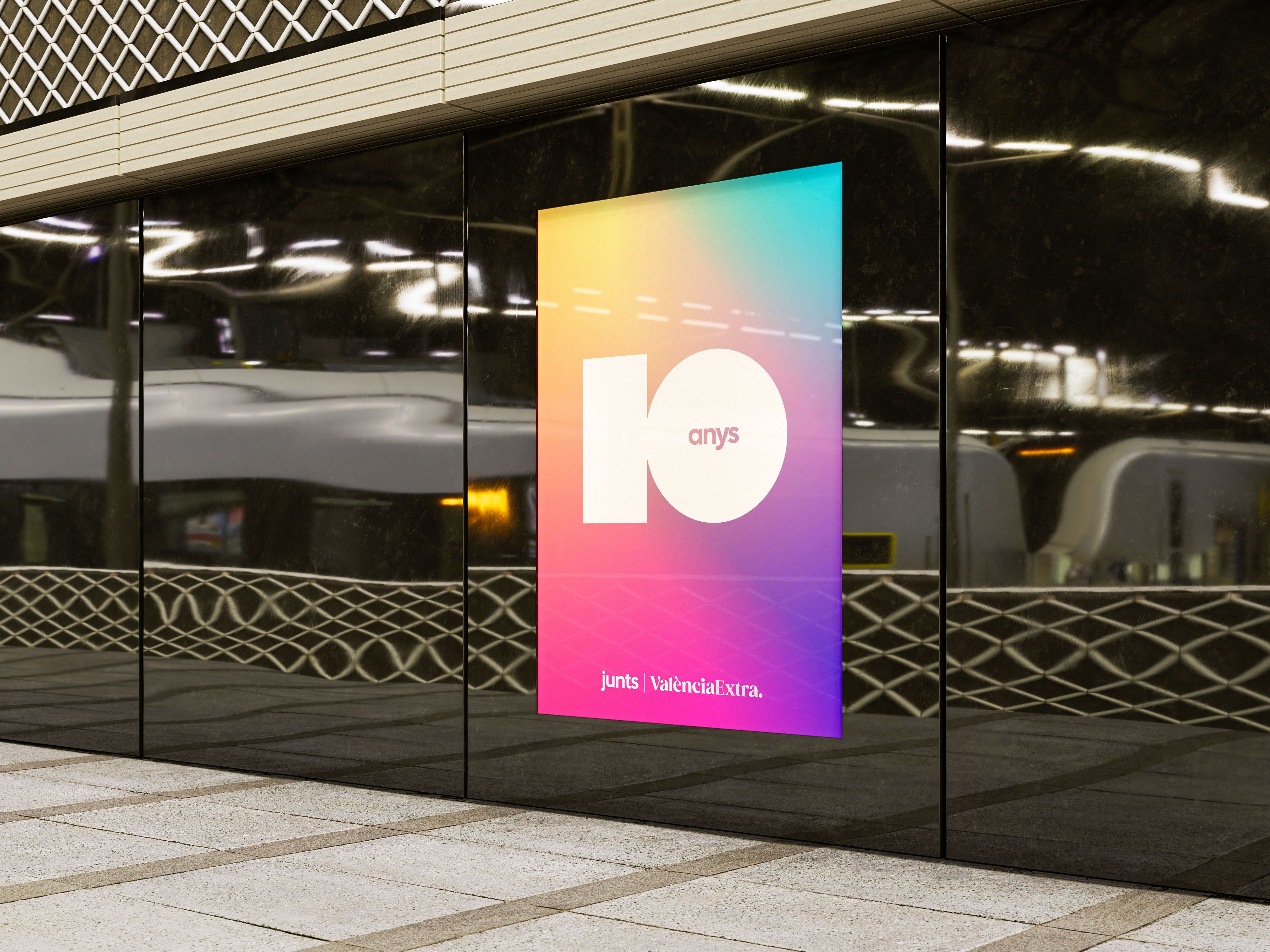 Cartelleria de la nova identitat de València Extra