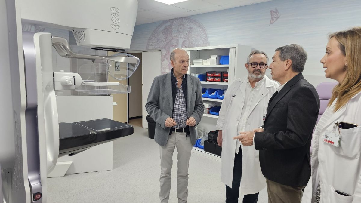 El conseller de Sanidad, Marciano Gómez, en el Hospital de Xàtiva