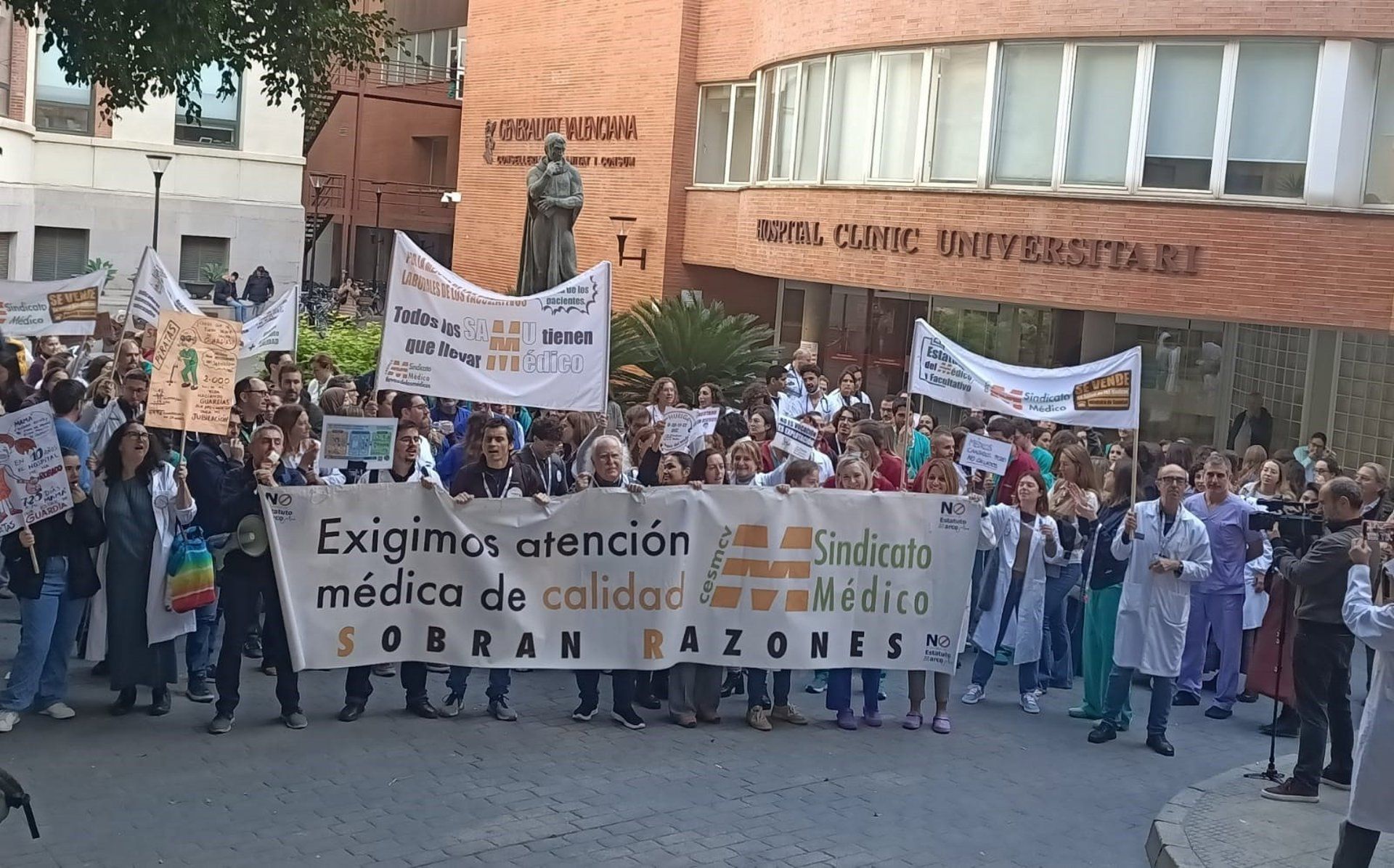 Concentració de CESM contra l'esborrany de l'Estatut Marc del Ministeri de Sanitat - EUROPA PRESS