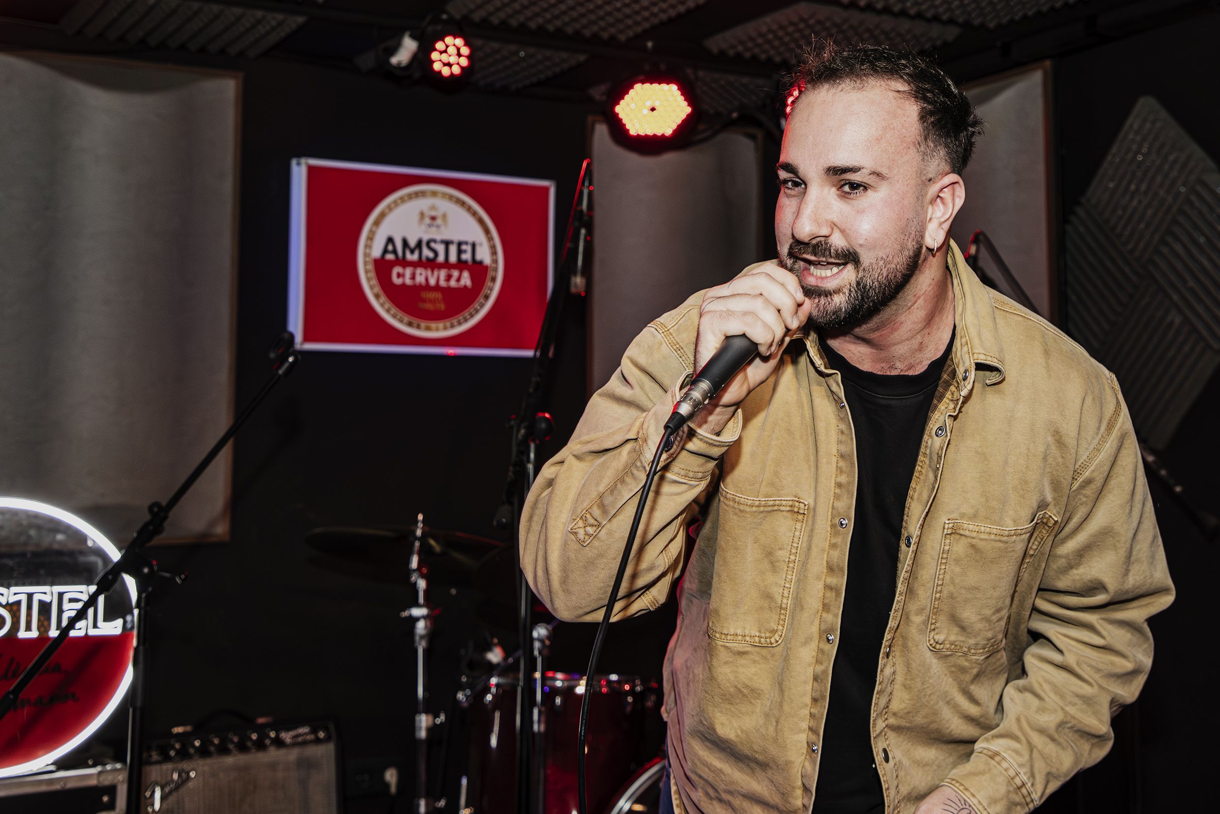 Zzoiolo a la presentació de la cancó Germanor per a Amstel