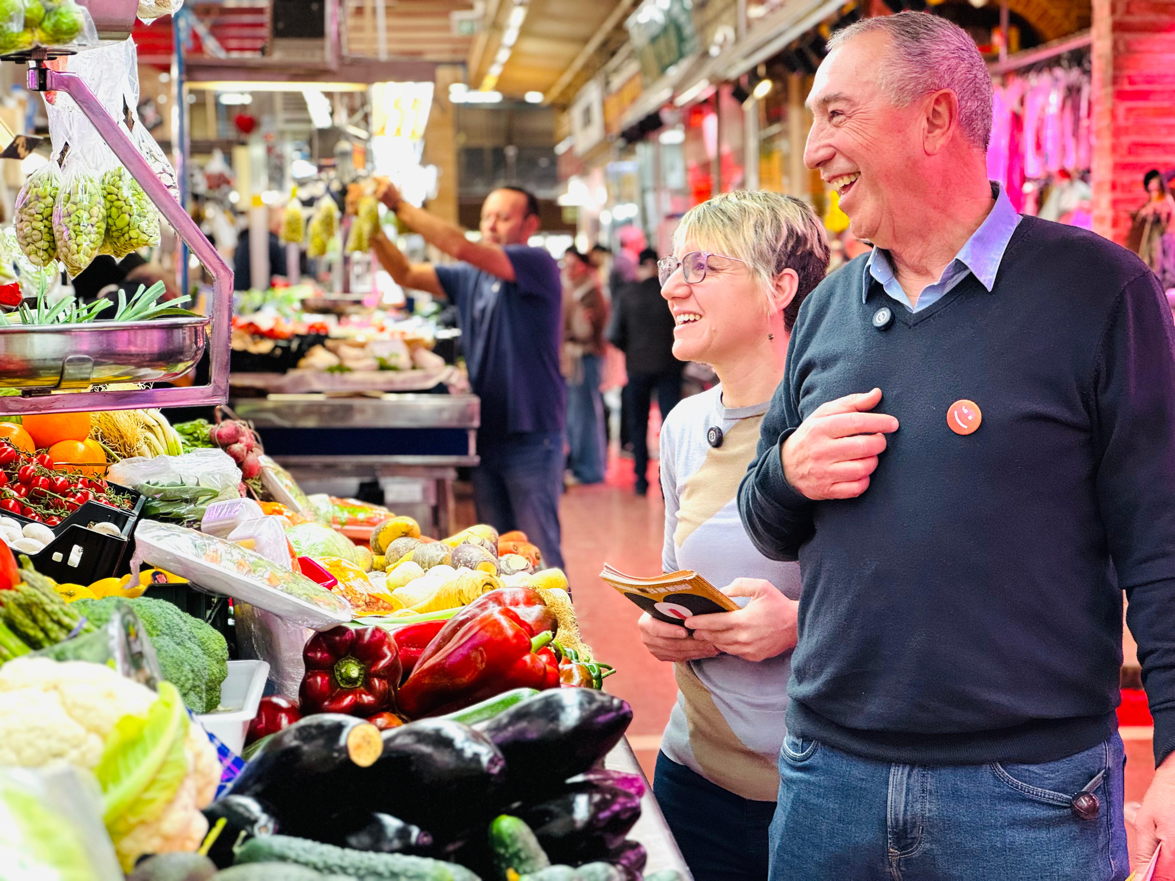 Papi Robles i Joan Baldoví al Mercat del Cabanyal Papi Robles i Joan Baldoví al Mercat del Cabanyal