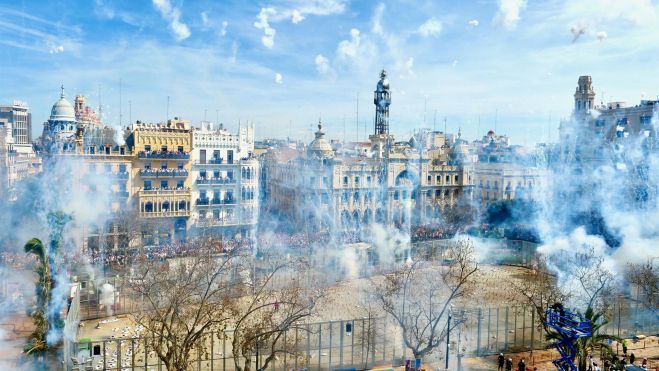 Mascletá en las Fallas de Valencia